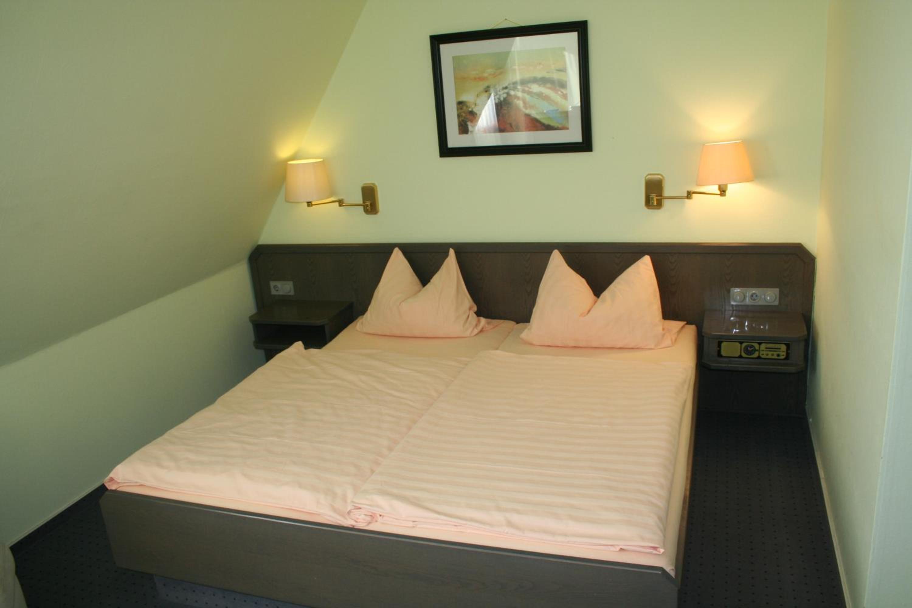 Deluxe Double Room with Shower photo 3