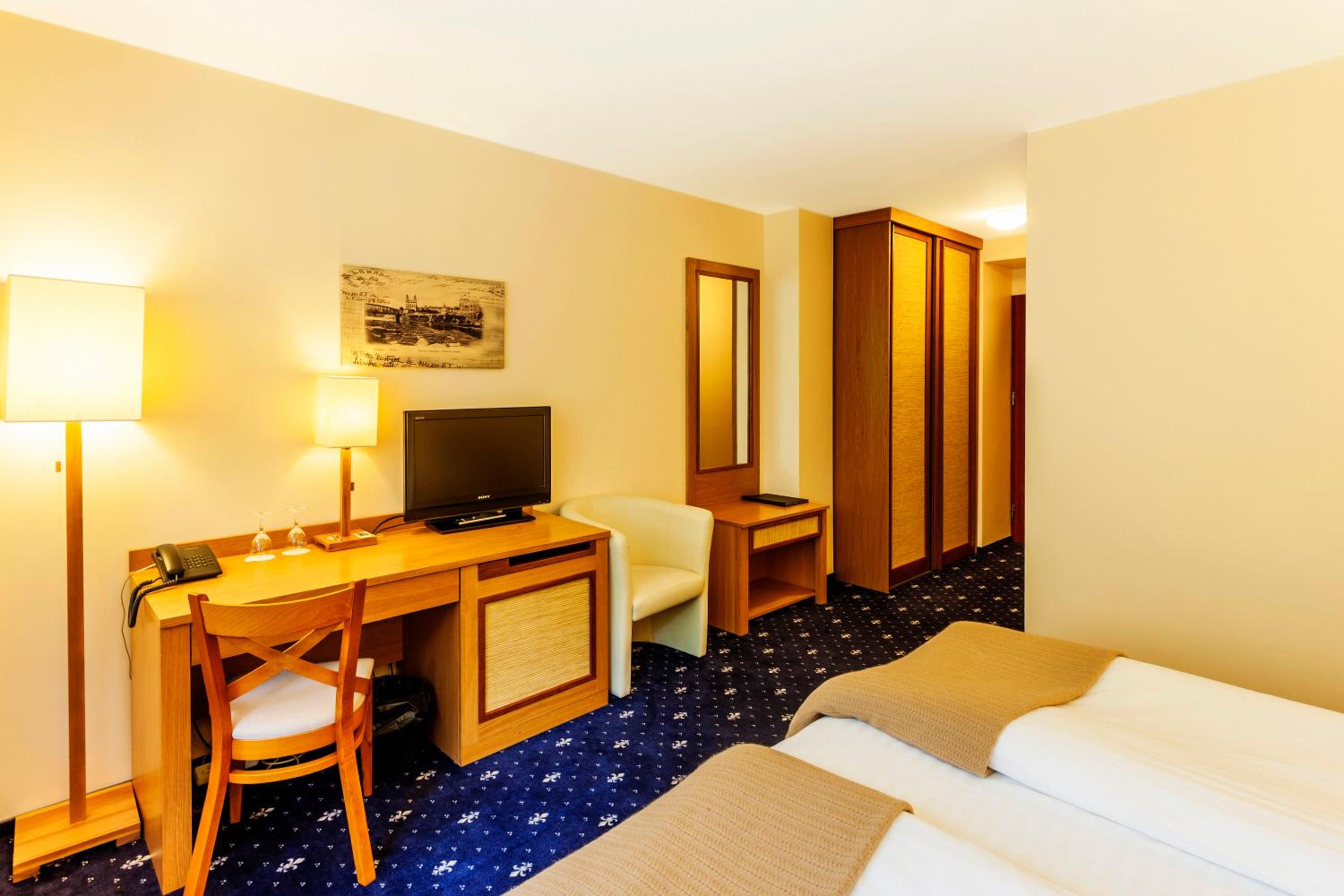 Double or Twin Room photo 2