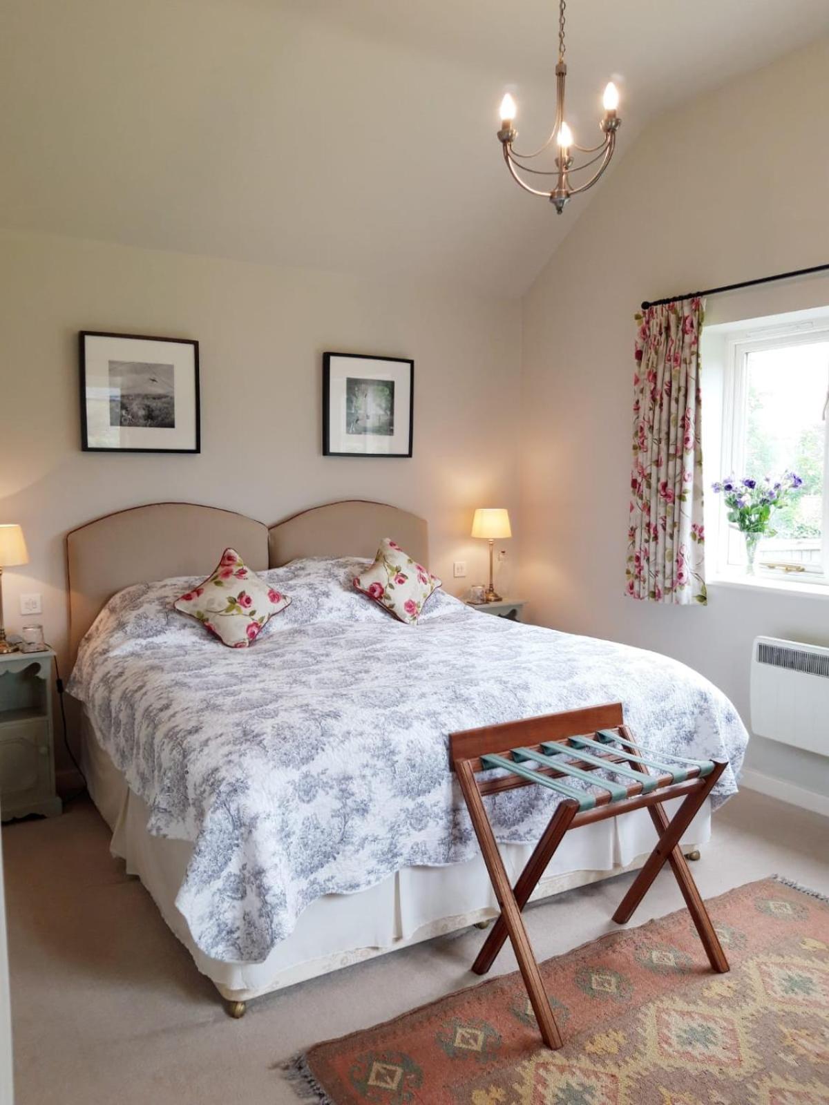 Double or Twin Room with Private Bathroom photo 1
