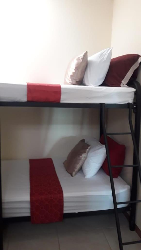 Bed in 6-Bed Mixed Dormitory Room photo 3