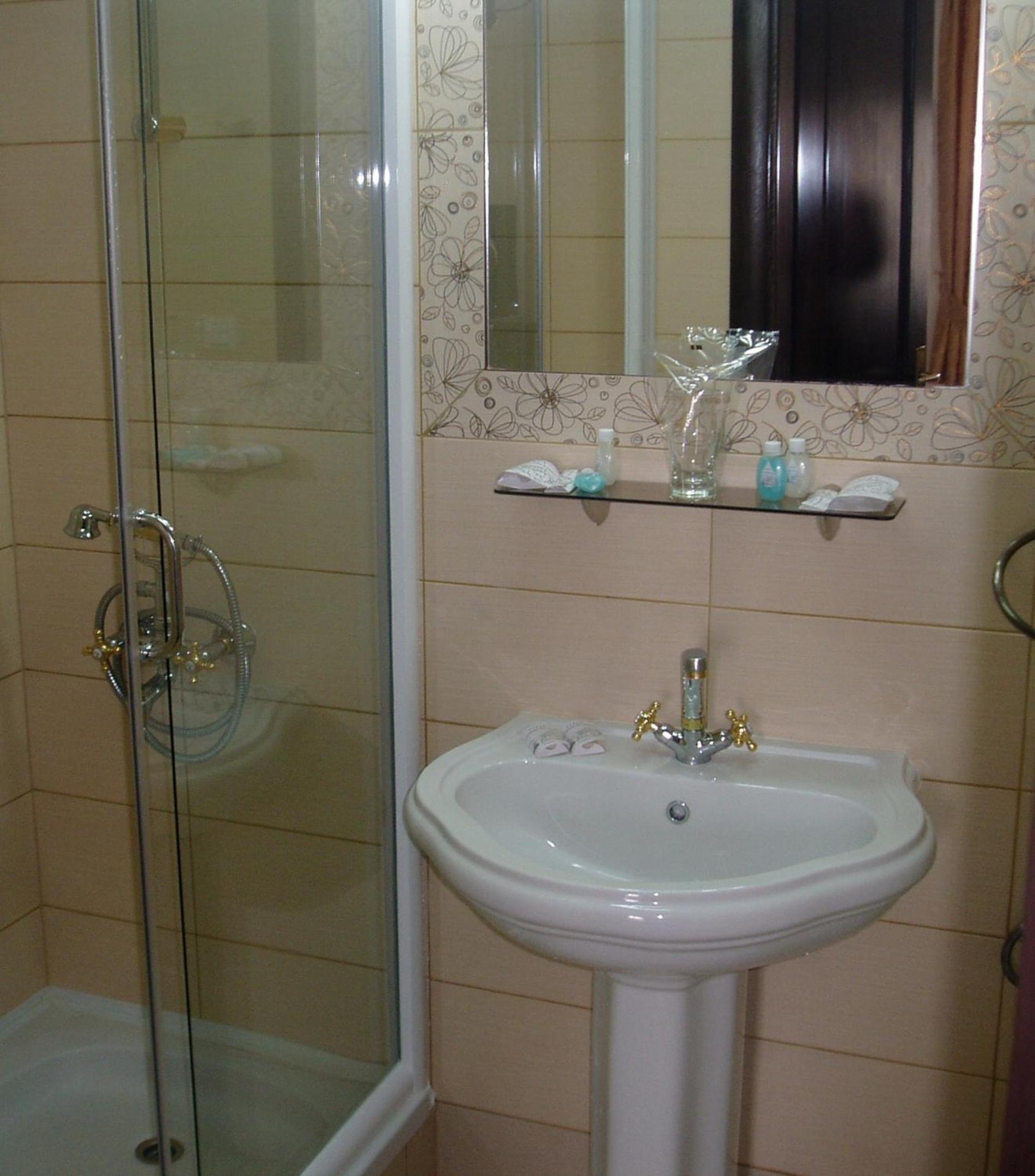 Double Room - Photo 3