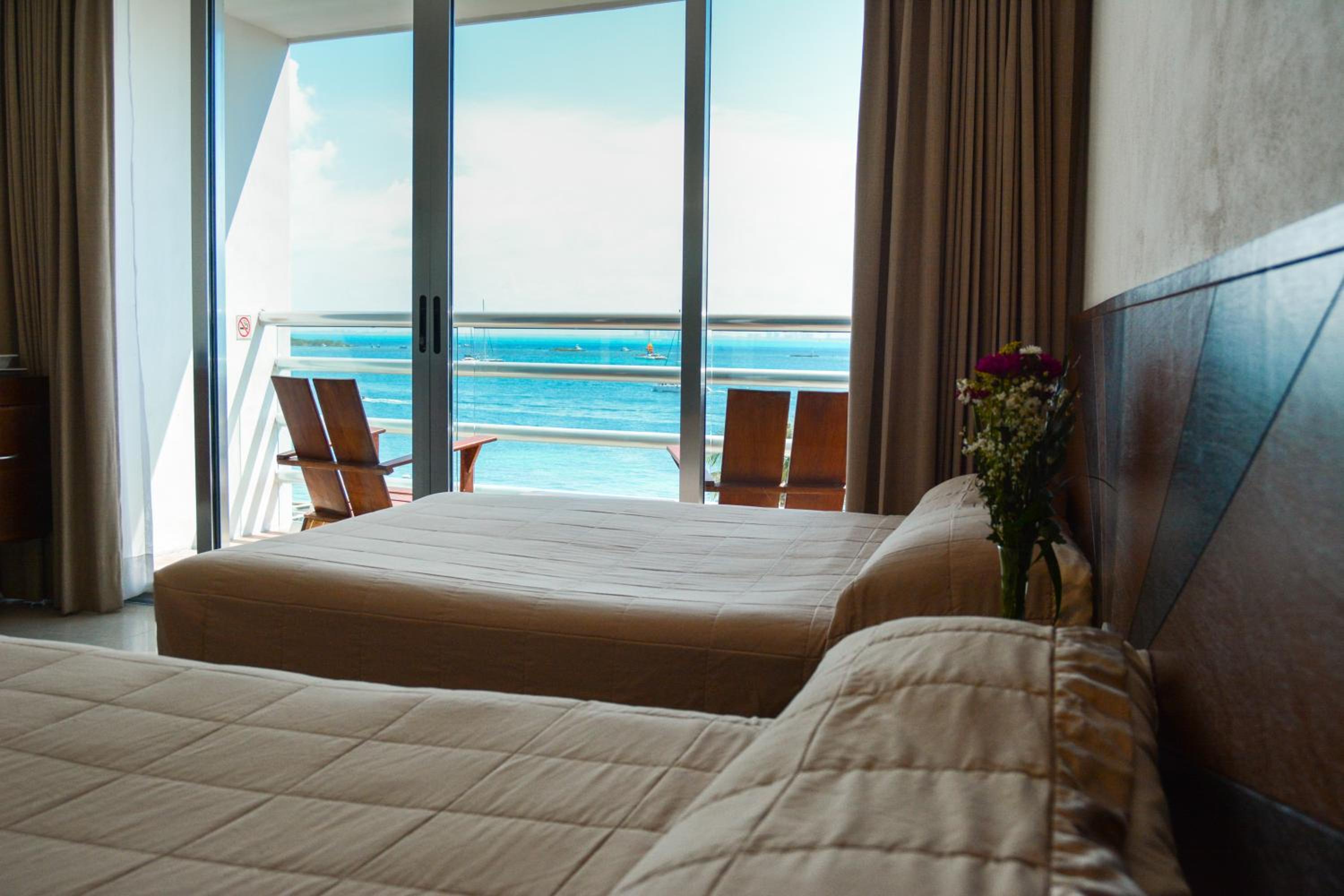 Deluxe Bay view with Double beds - Photo 5