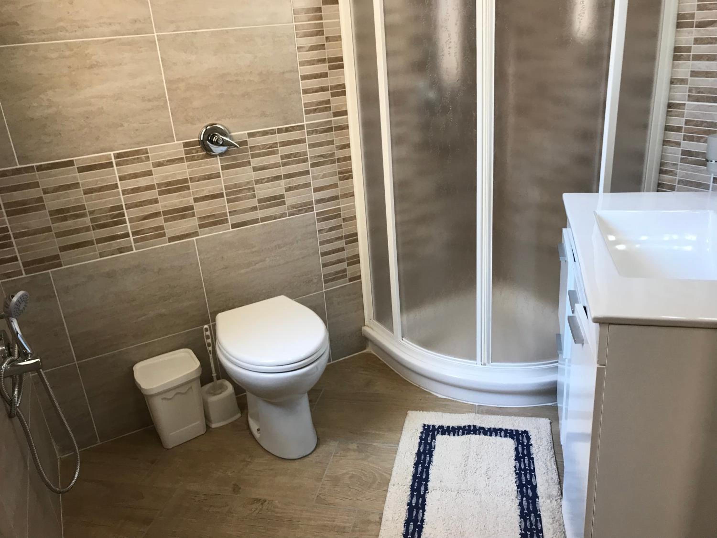 One-Bedroom Apartment - Photo 19
