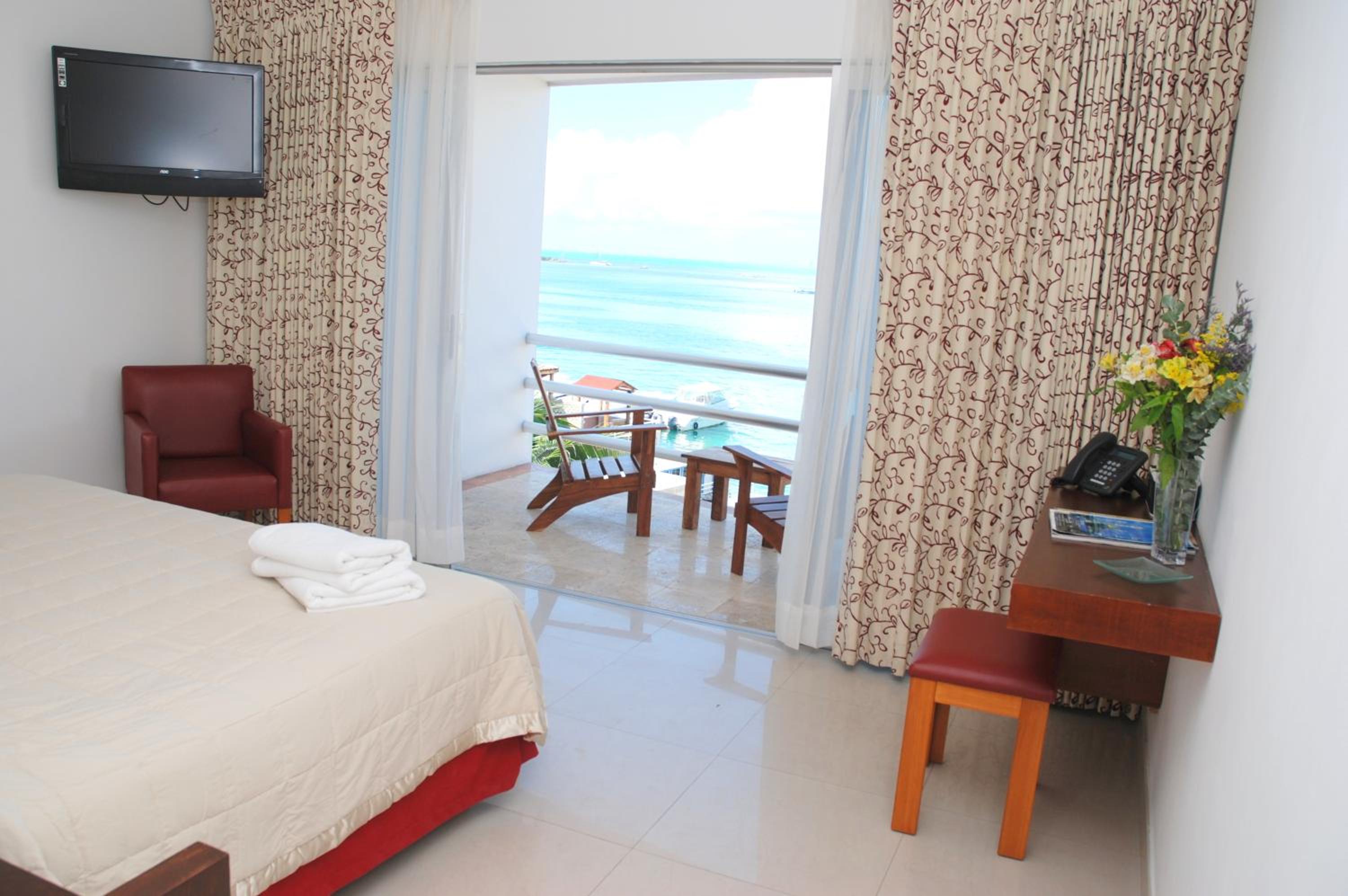 Deluxe Bay View with King bed - Photo 1