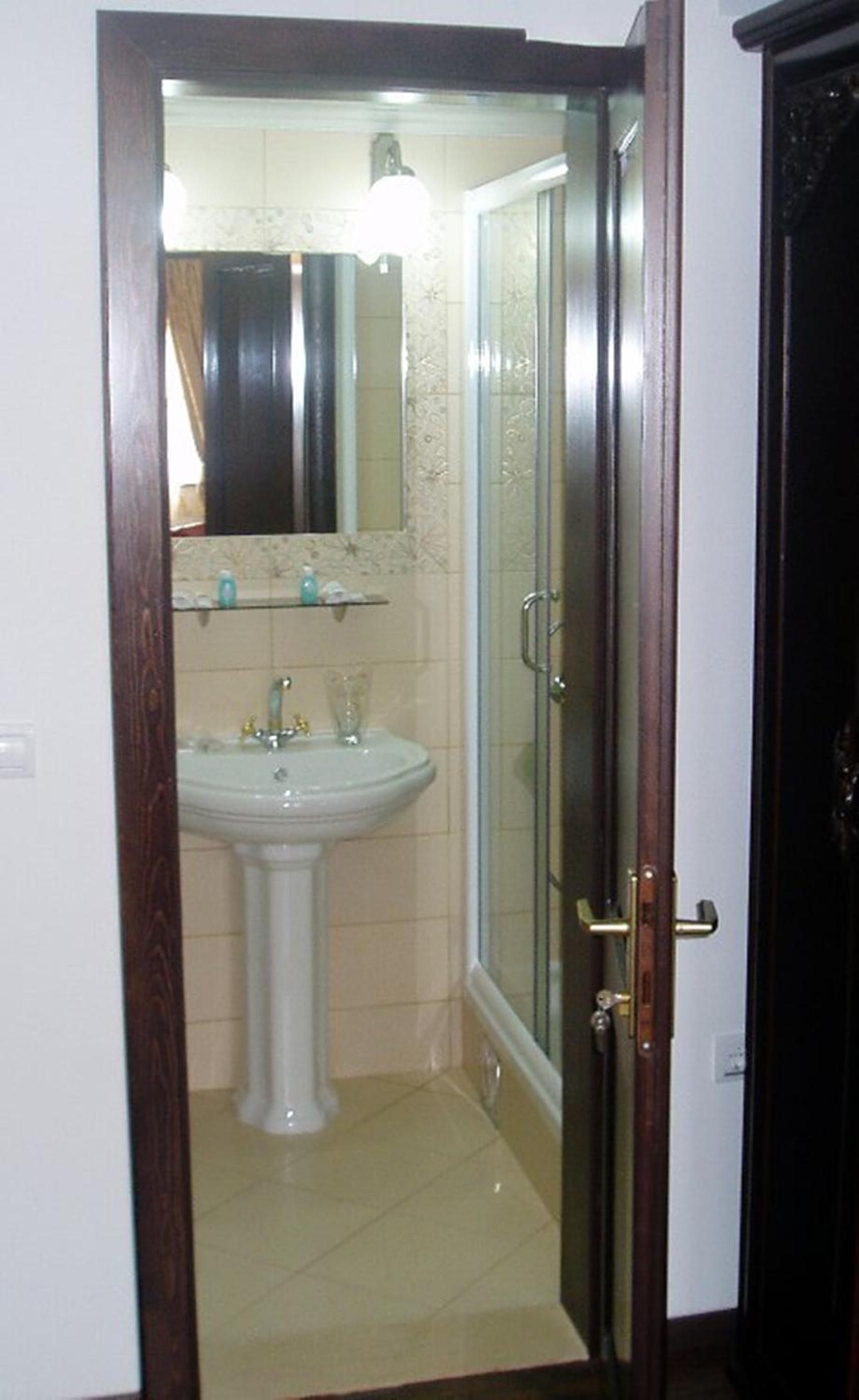 Budget Double Room - Photo 4