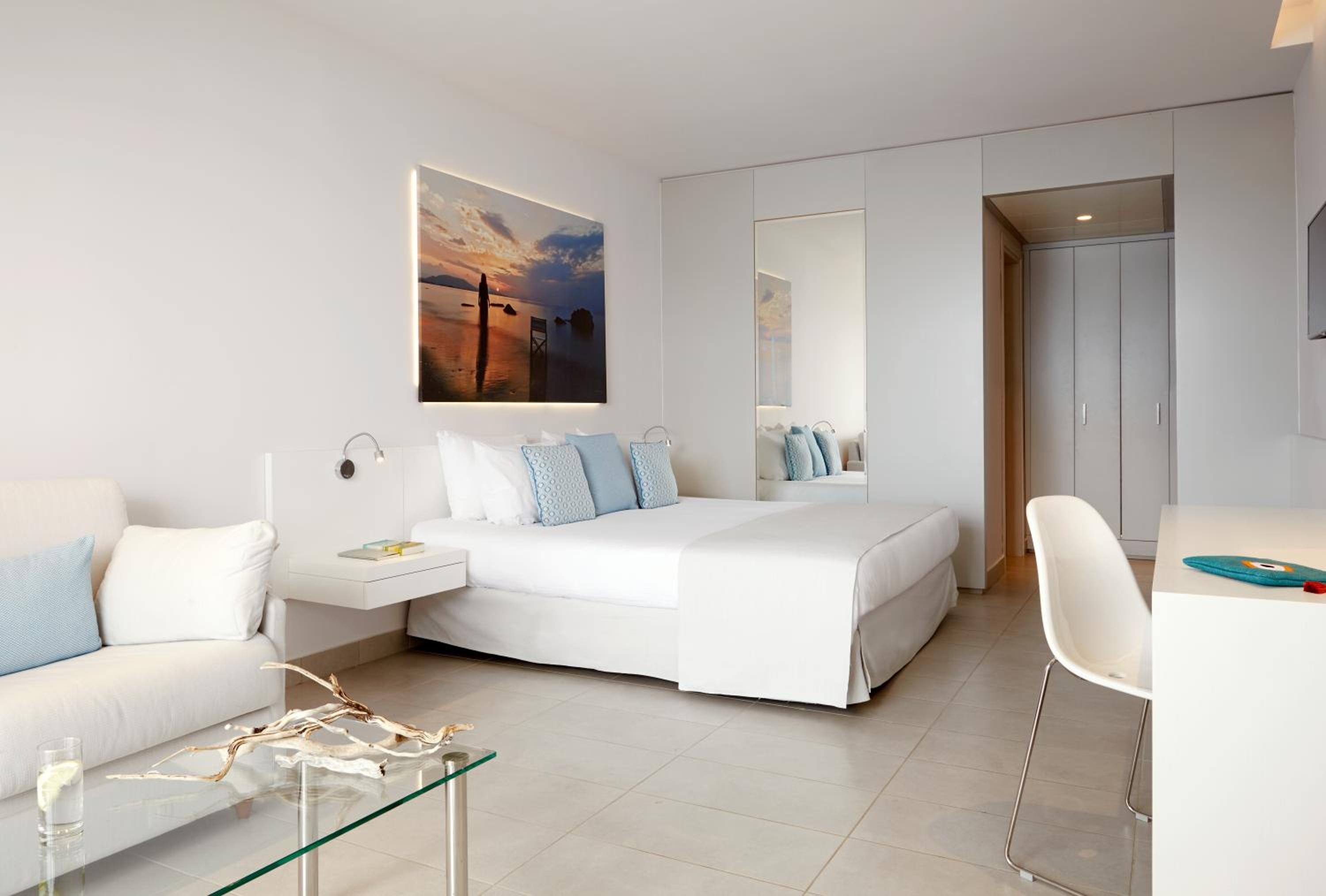 Deluxe Double Room with Sea View photo 3