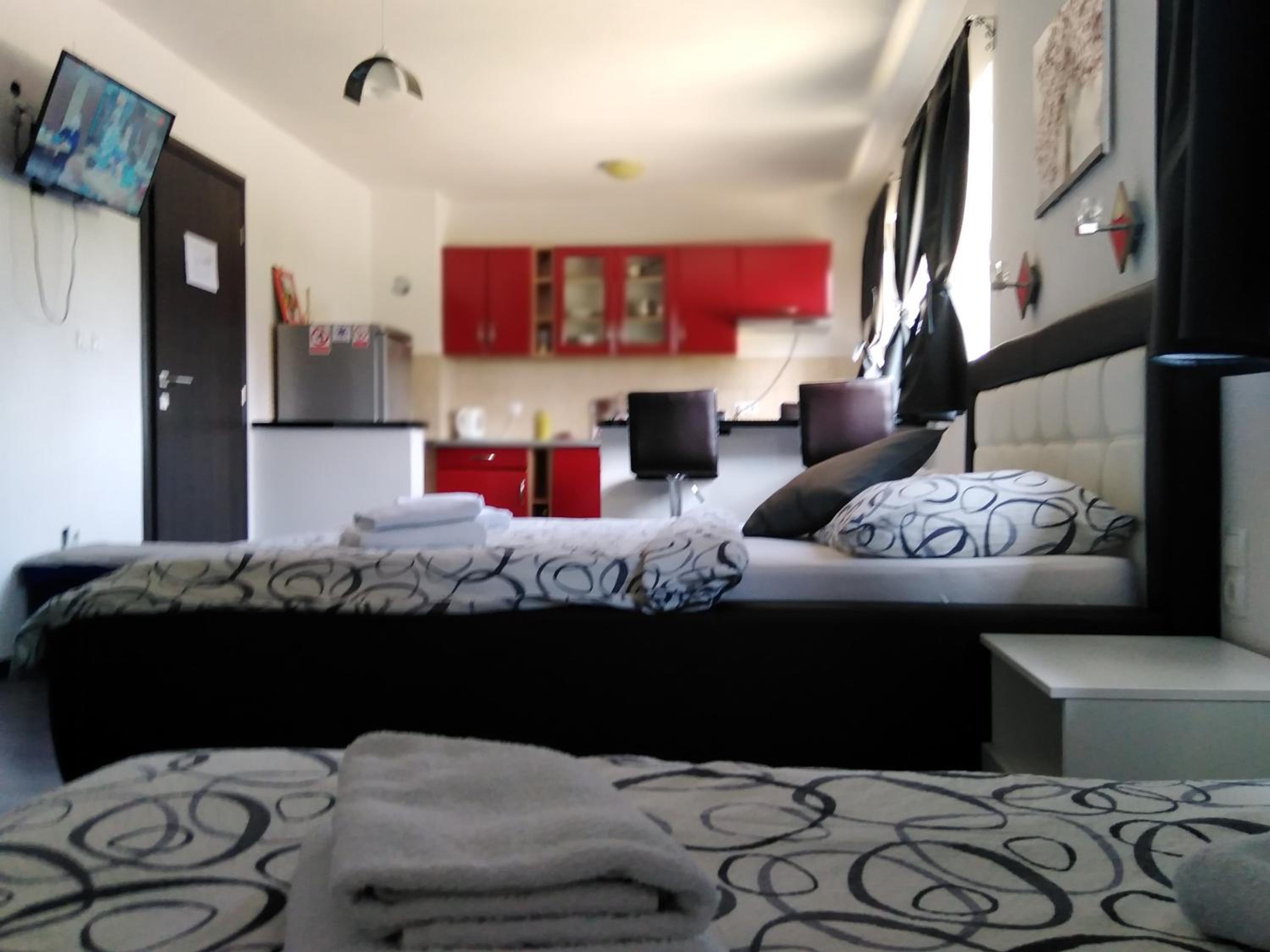 Deluxe Studio
