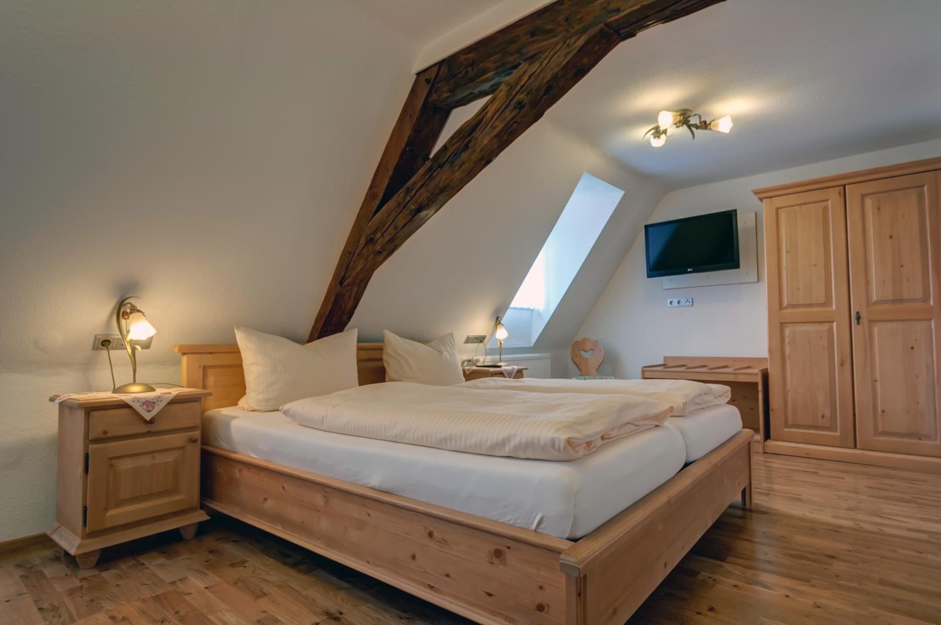 Double Room - Photo 8