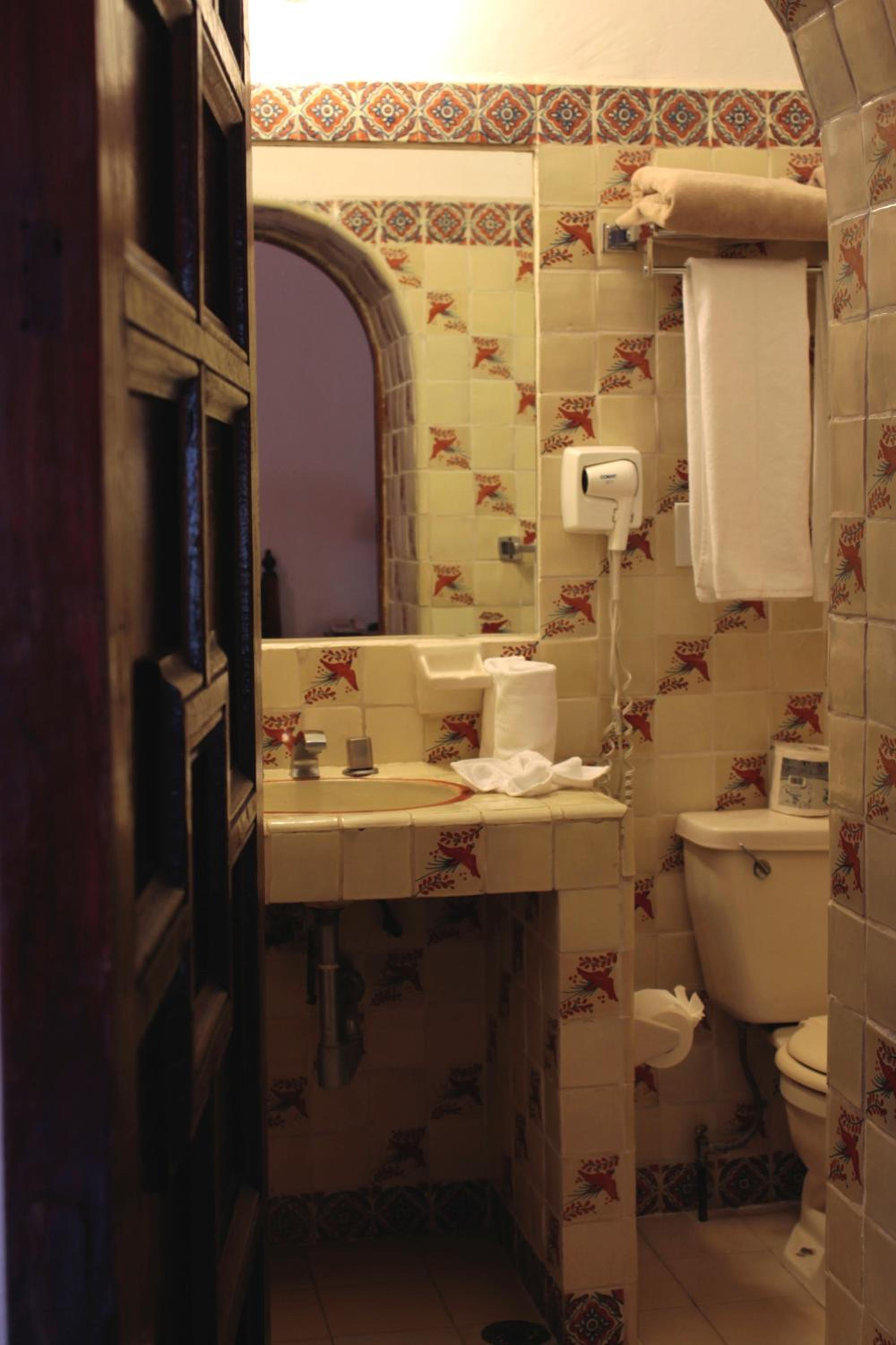 Standard Twin Room - Photo 4