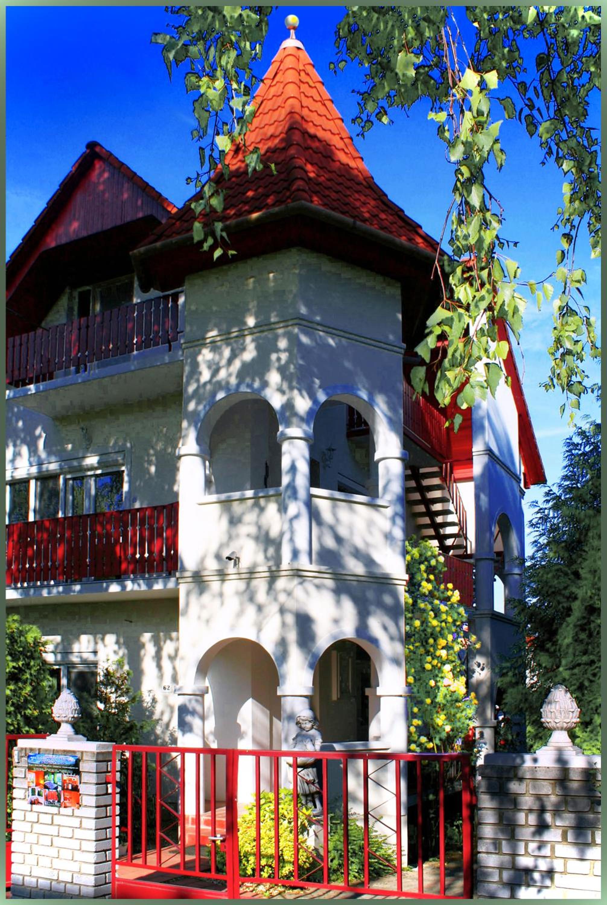 King Room with Balcony - Photo 1