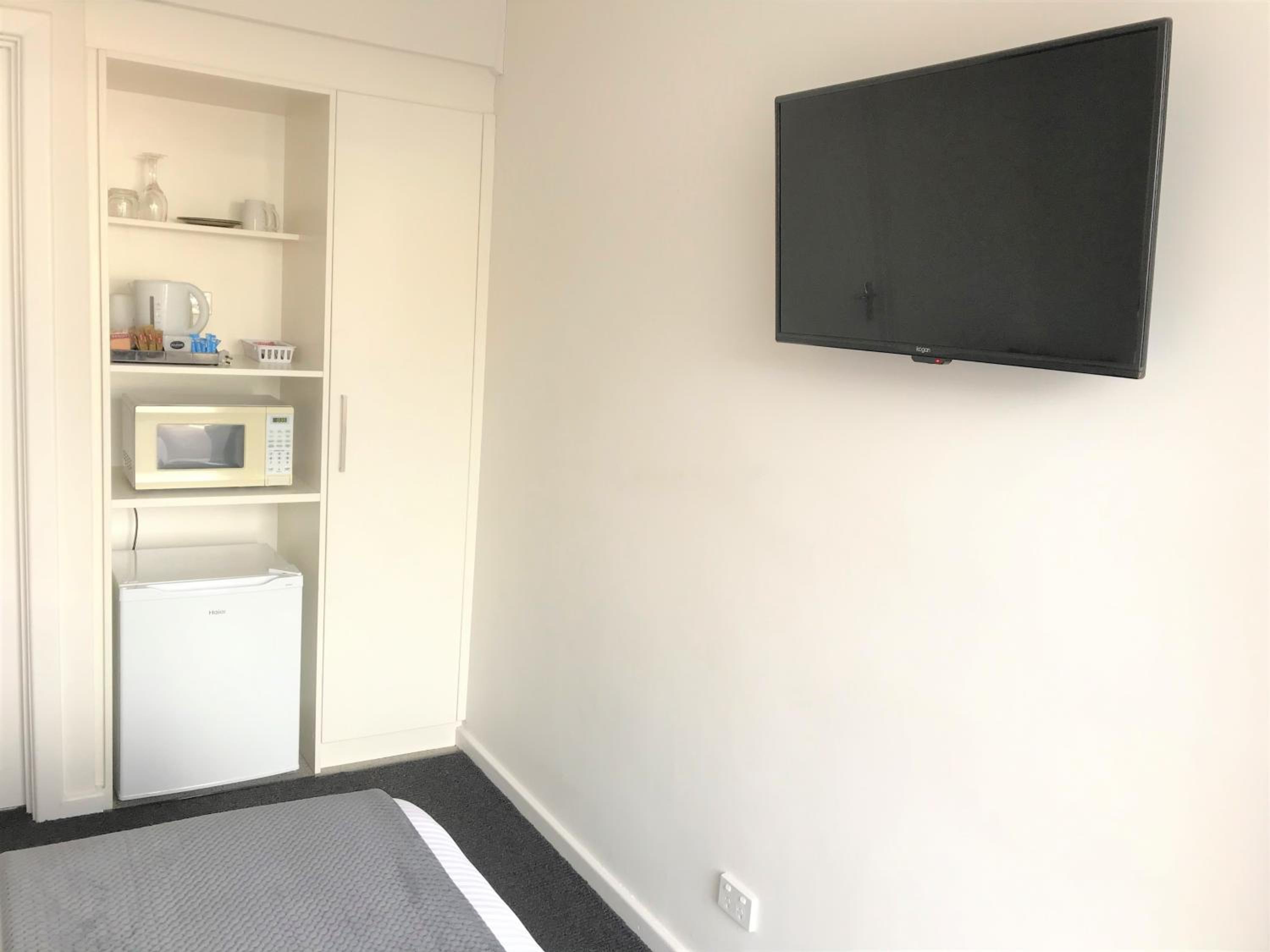 Standard Queen Room photo 2