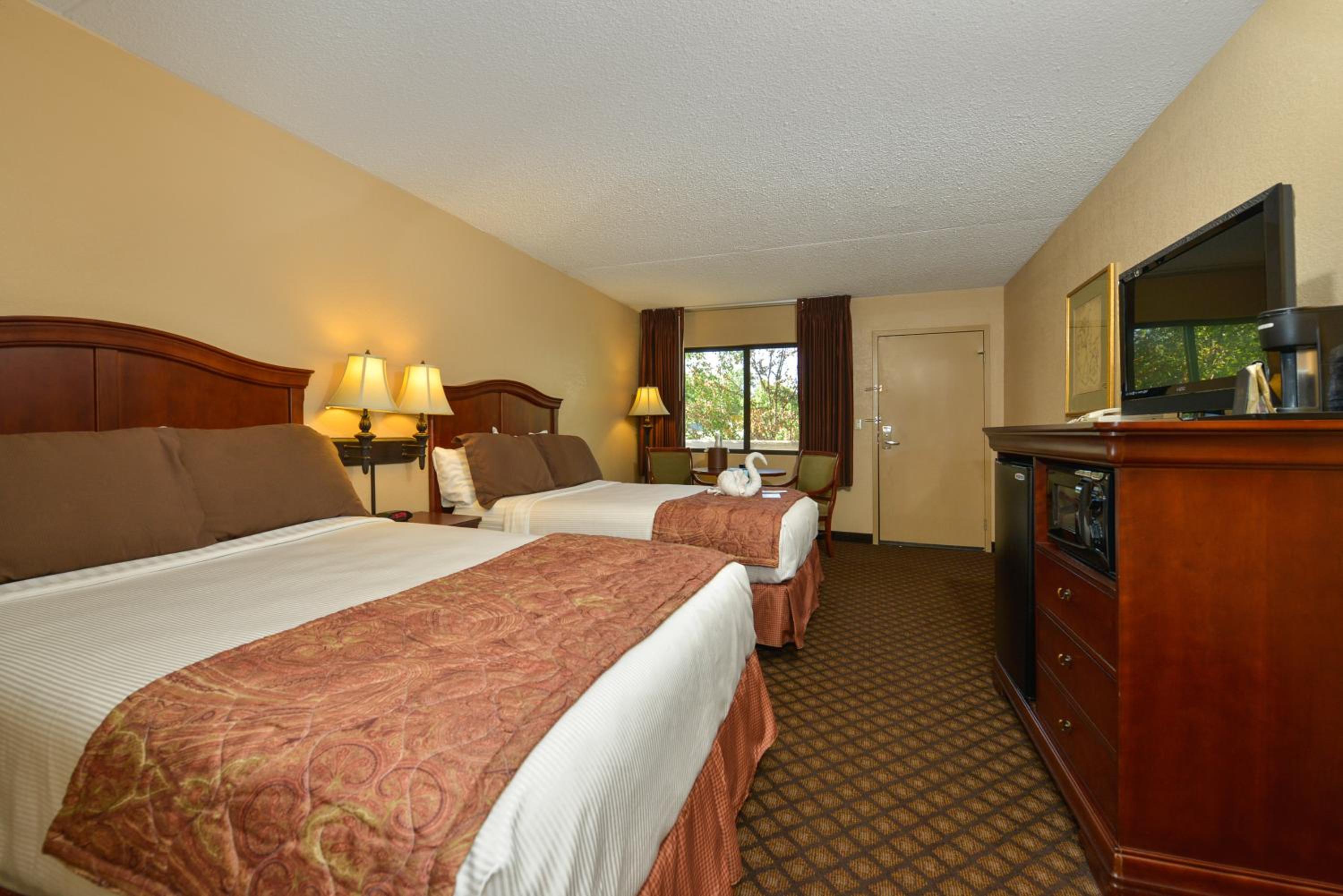 Double Room with Two Double Beds - Non-Smoking - Photo 4