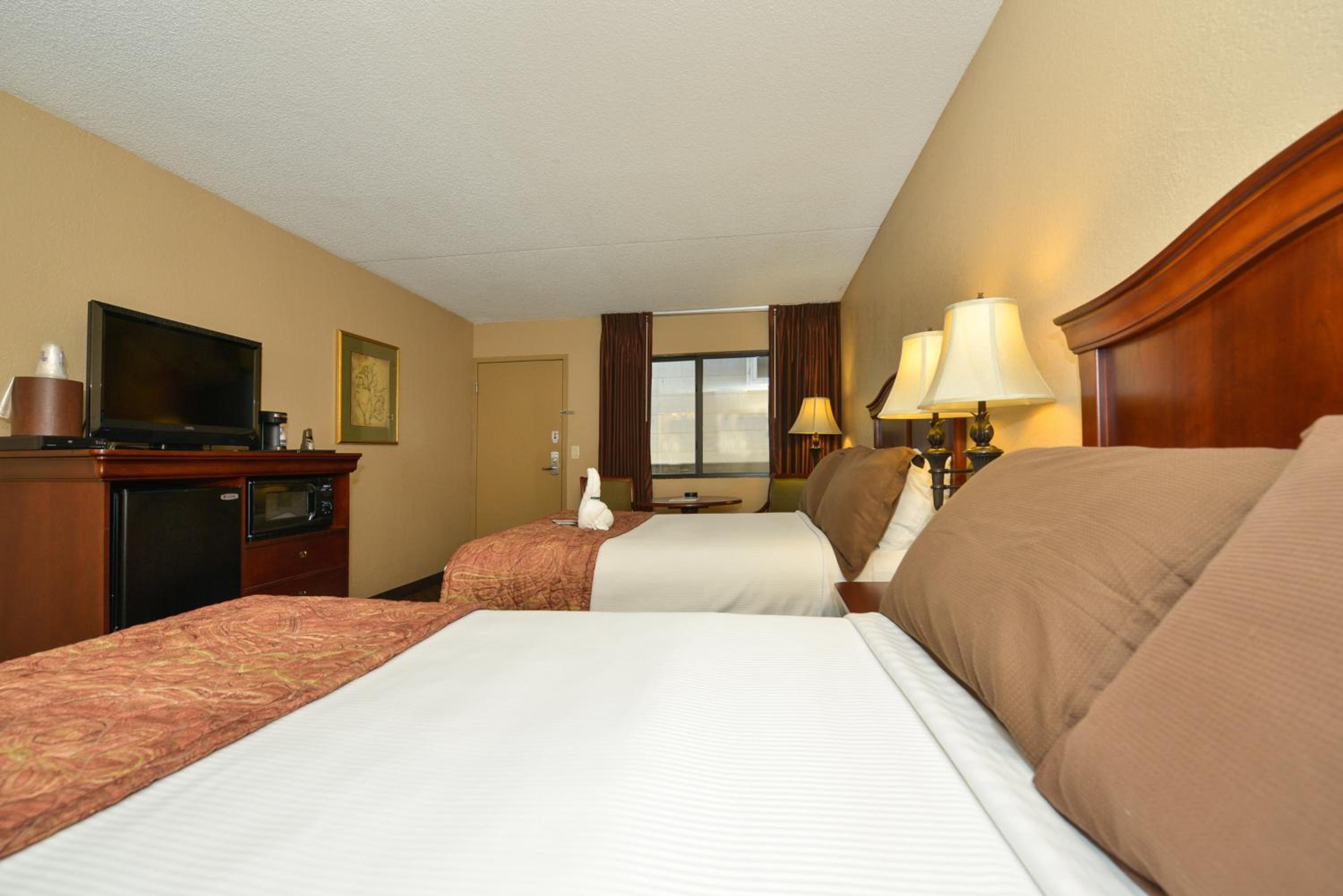 Double Room with Two Double Beds - Accessible - Photo 2