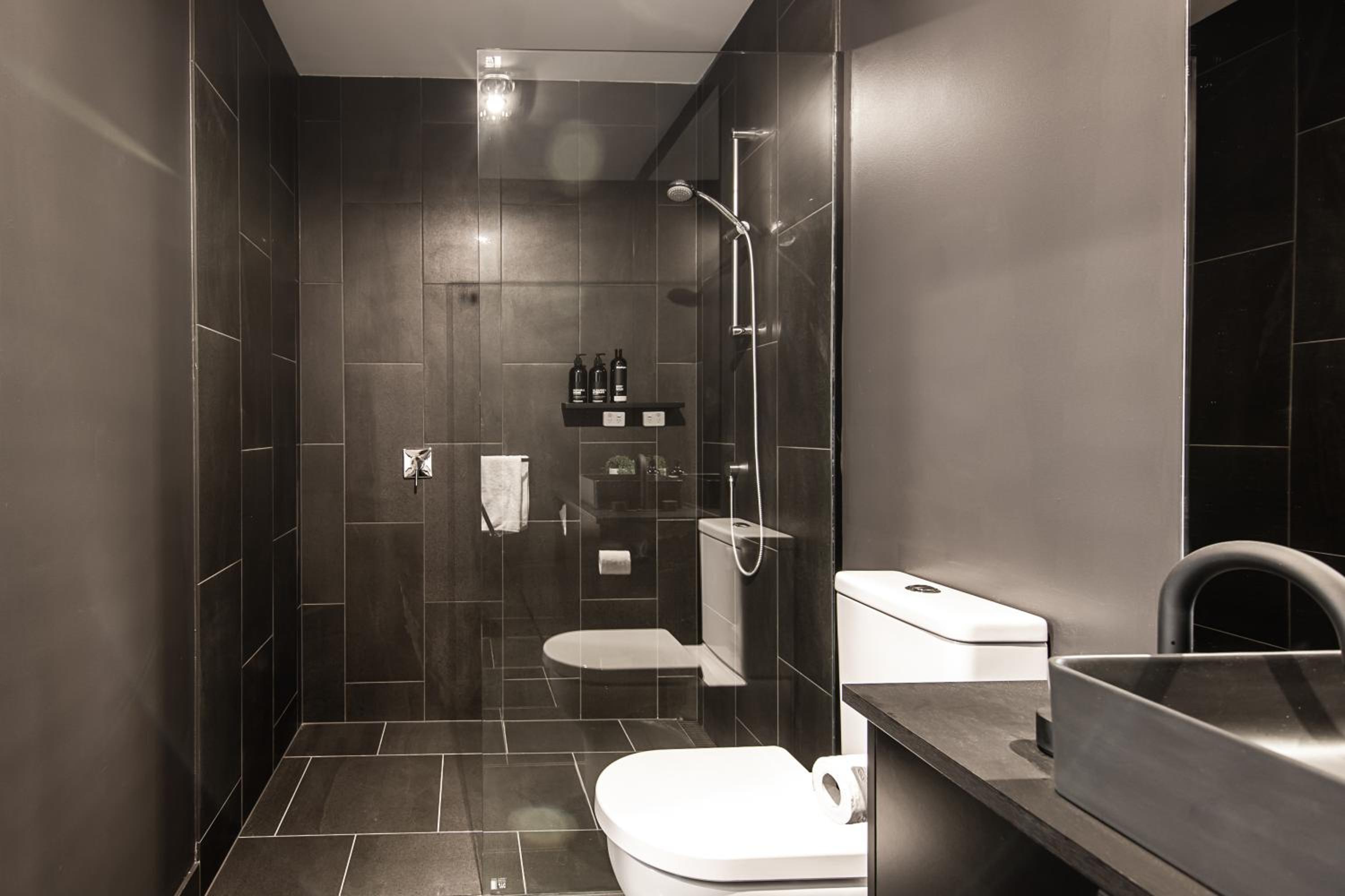 Three-Bedroom Apartment - Photo 10