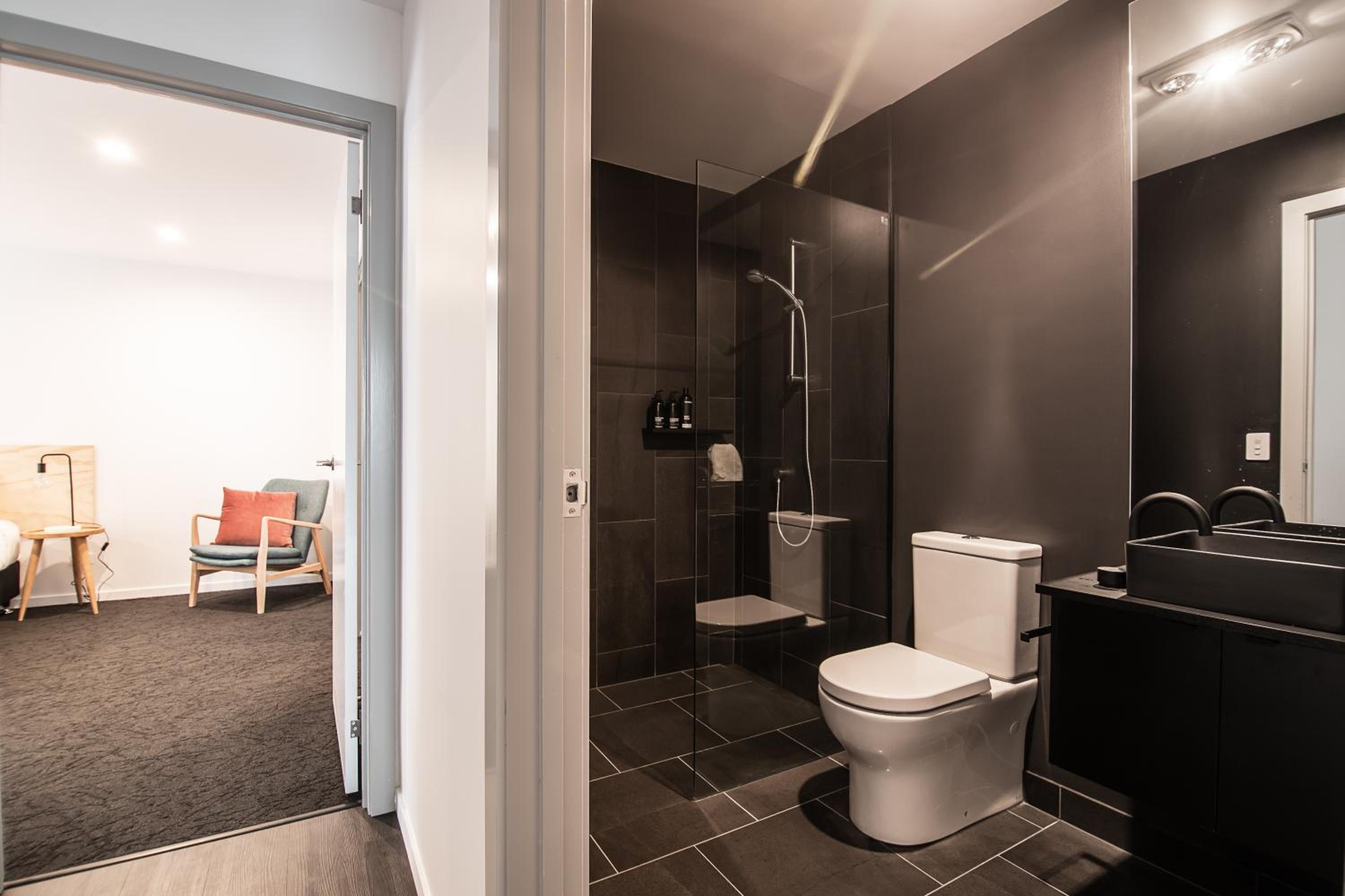 Three-Bedroom Apartment - Photo 8