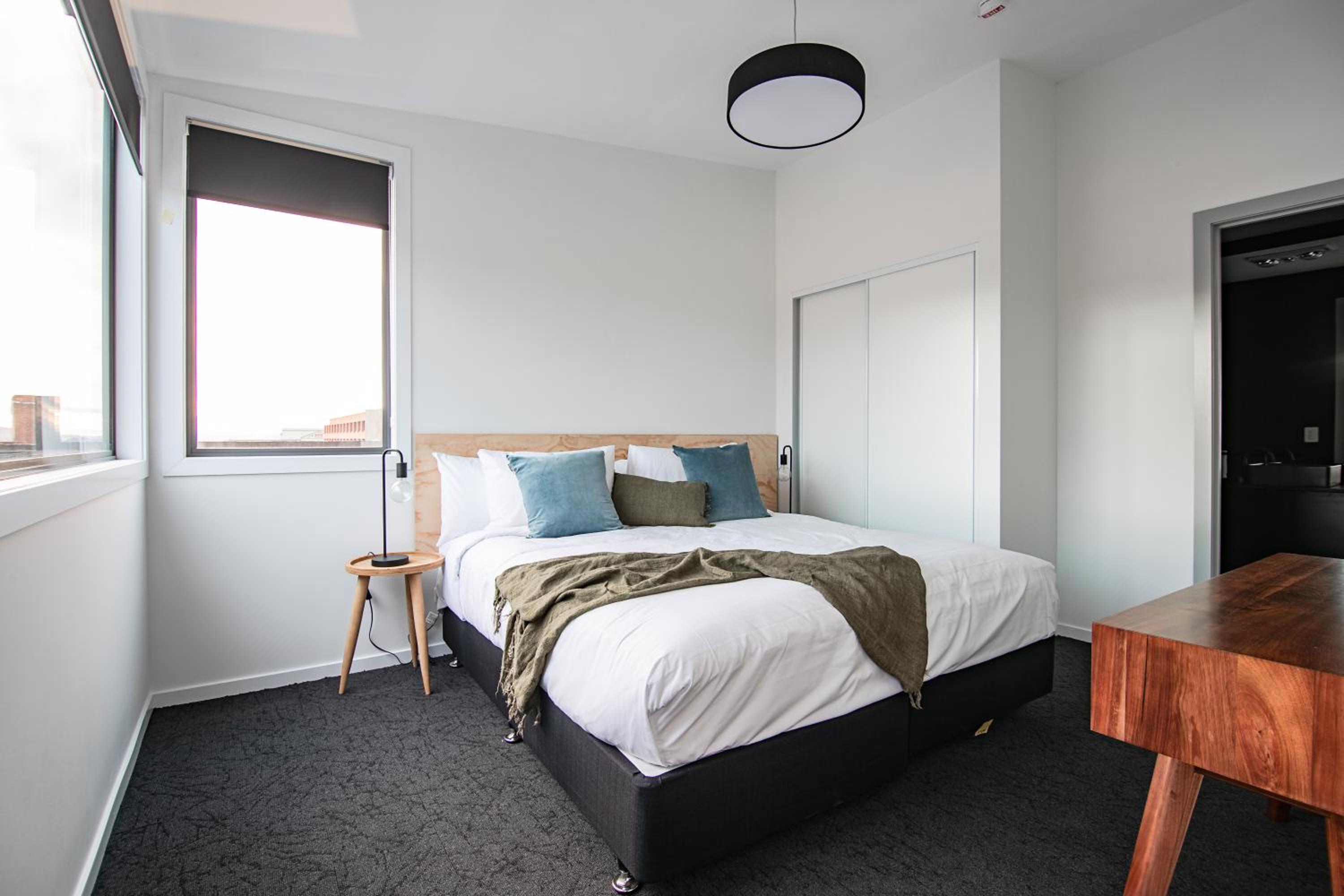 One-Bedroom Apartment - Photo 11