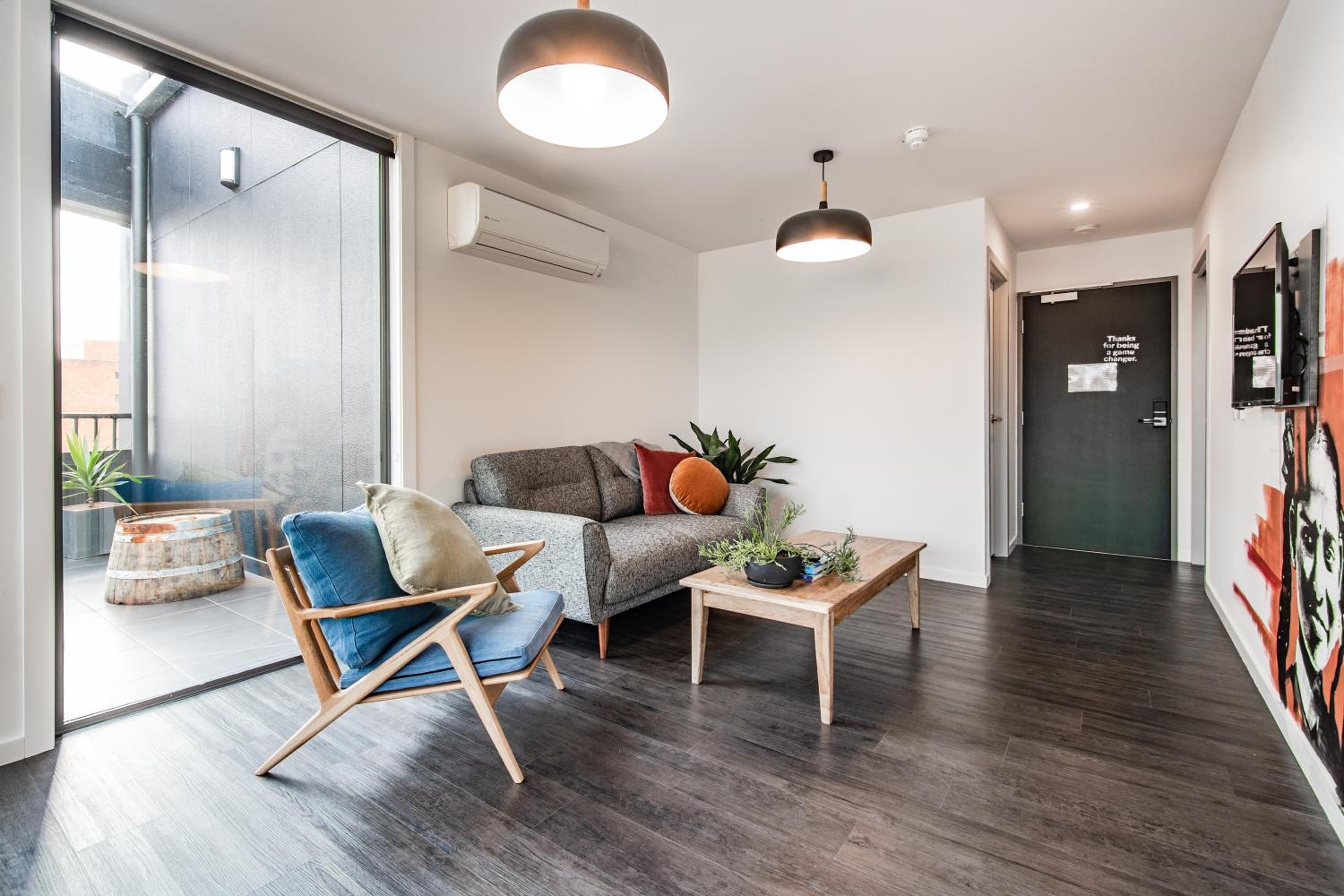 One-Bedroom Apartment - Photo 6