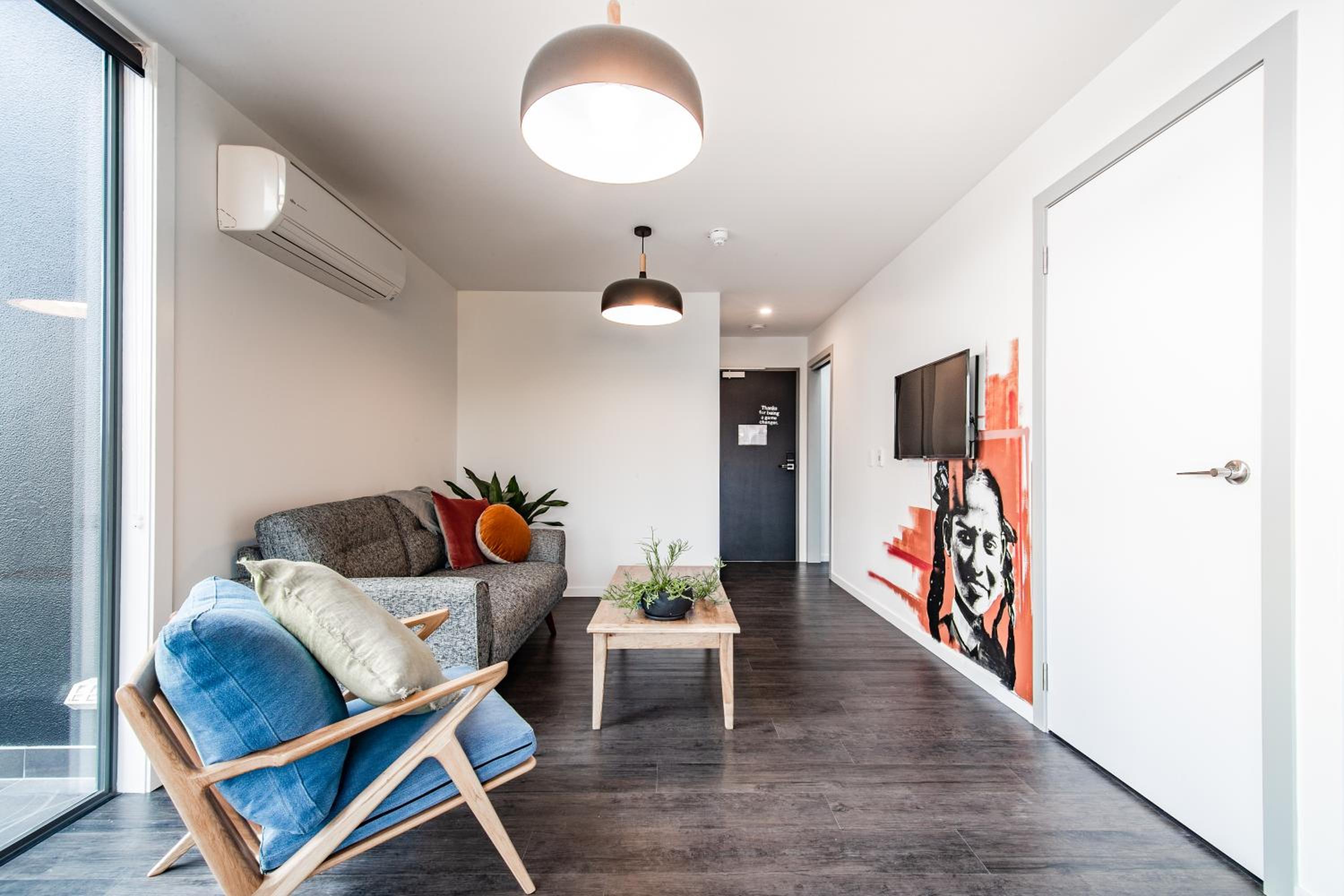 One-Bedroom Apartment - Photo 7