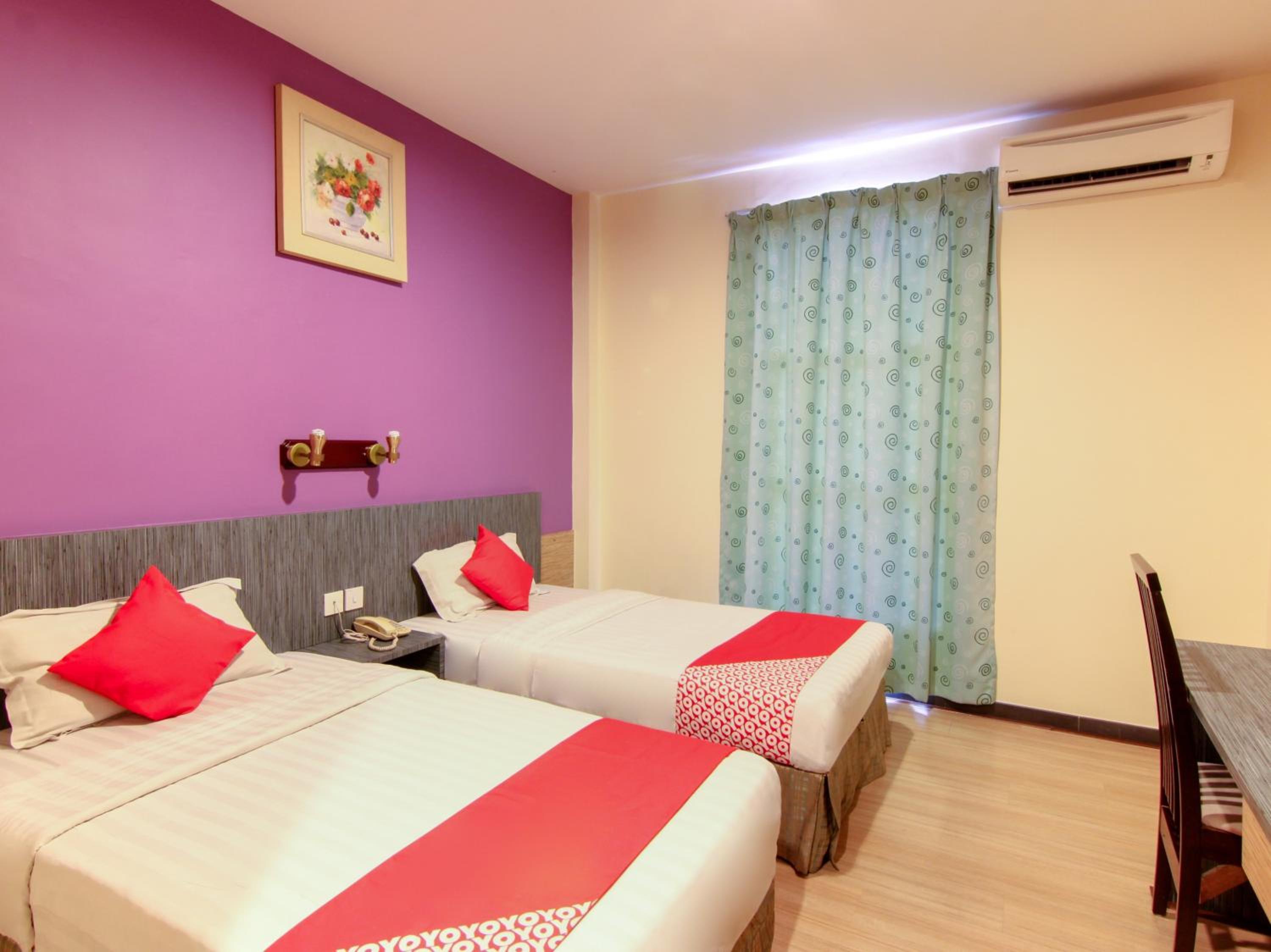 Deluxe Twin Room - Photo 2
