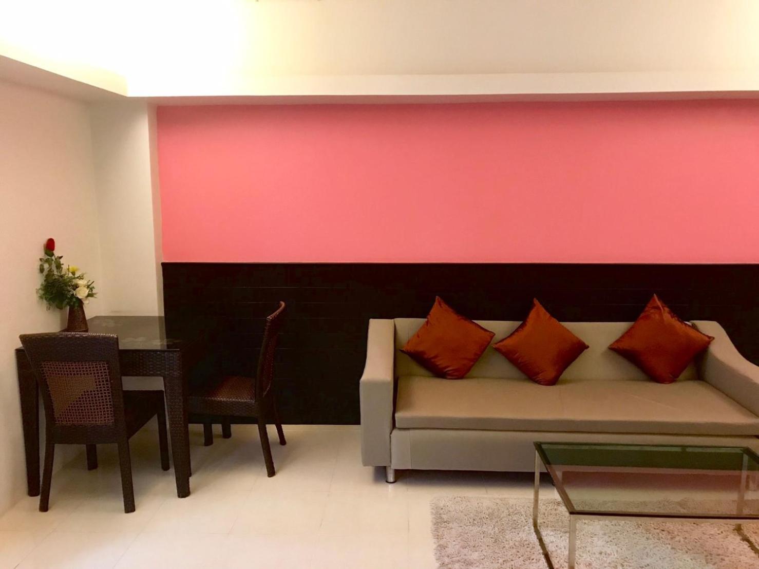 Deluxe King Room photo 3