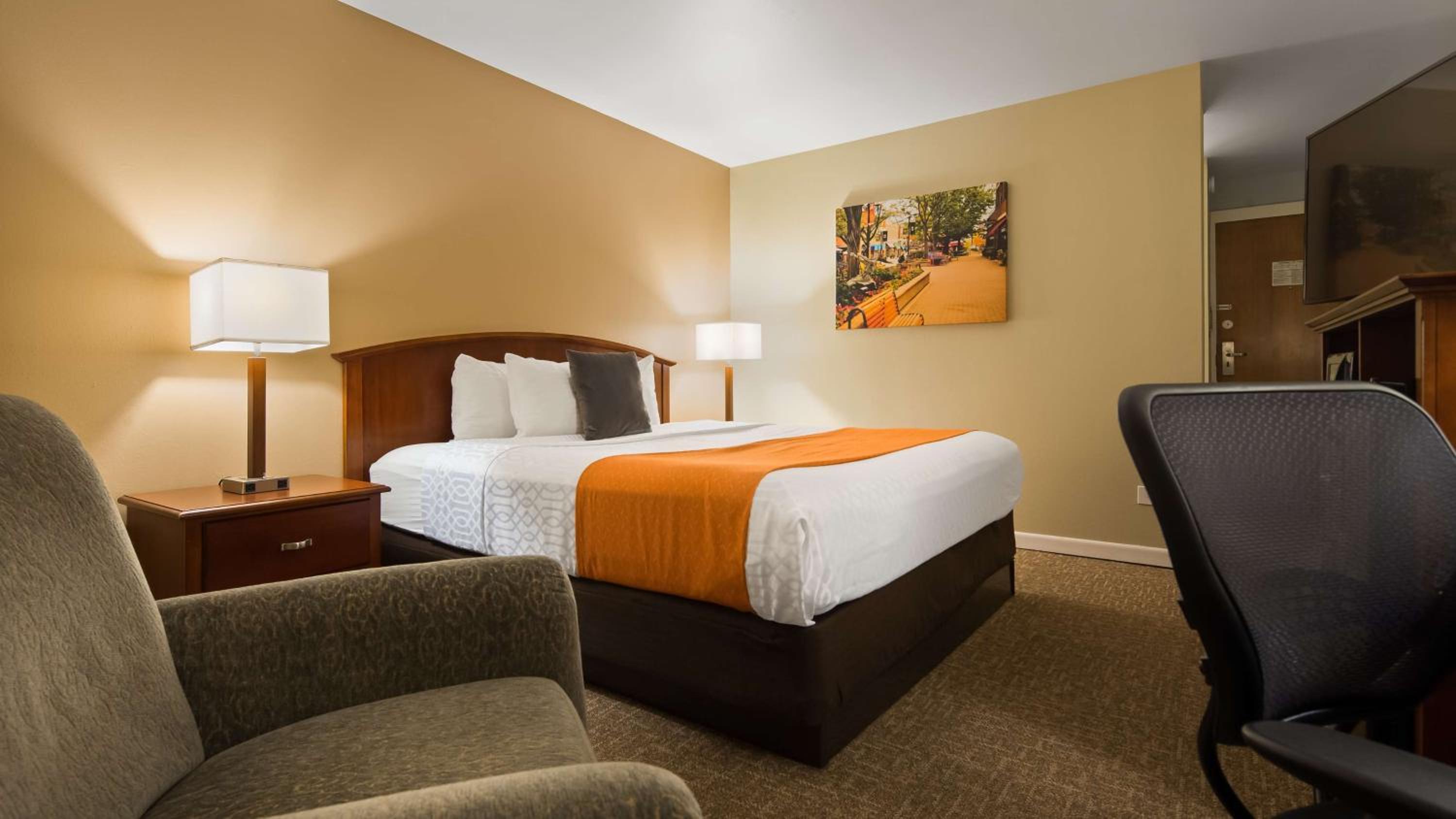 King Room - Interior Access/Non-Smoking - Photo 2