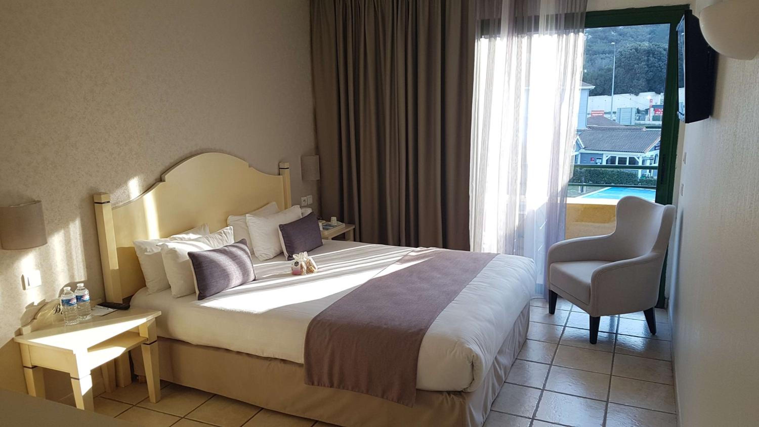Comfort Queen Room - Photo 1