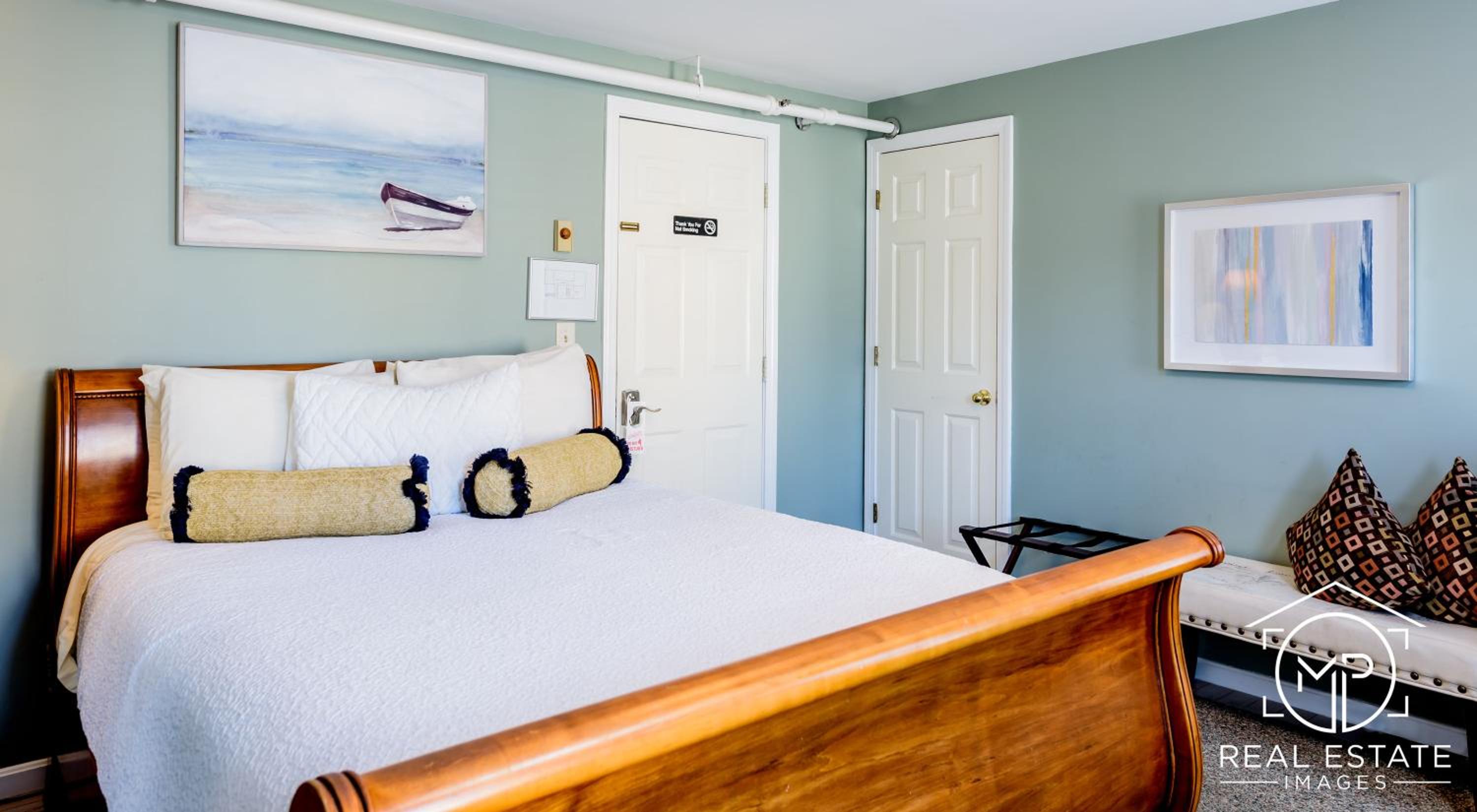 Room 1 - Pewter Room - Queen Bed photo 2