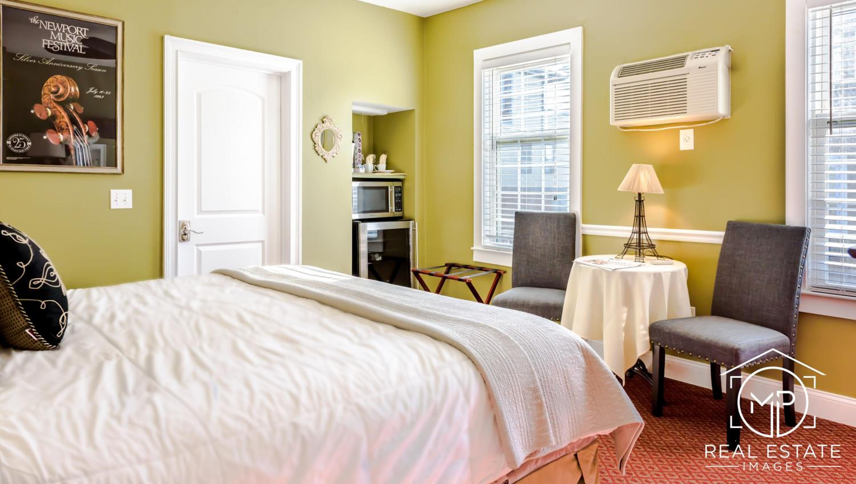 Room 8 - Syrah Room - Superior King Bed photo 3