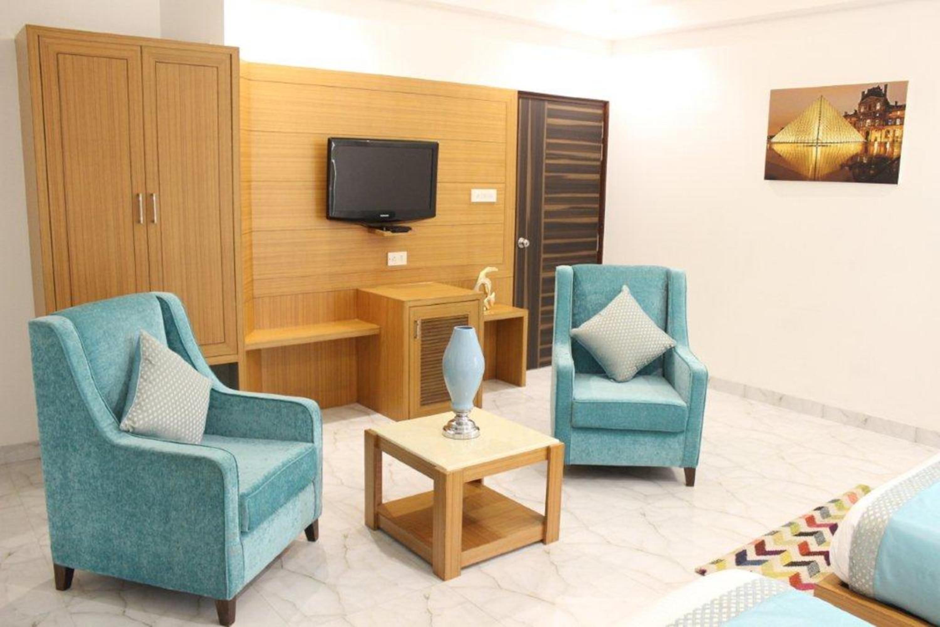 Family Room - Photo 3