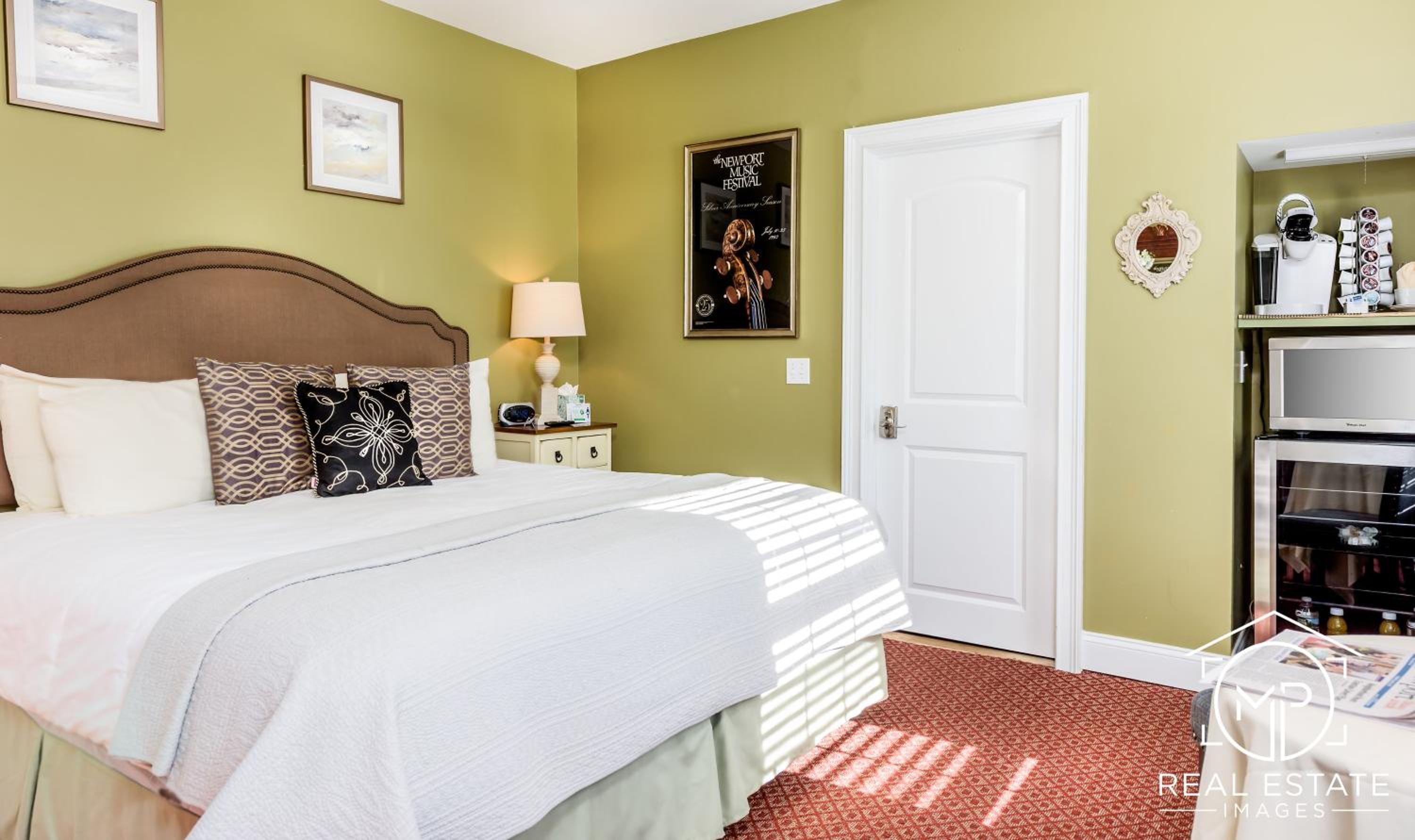 Room 8 - Syrah Room - Superior King Bed photo 1