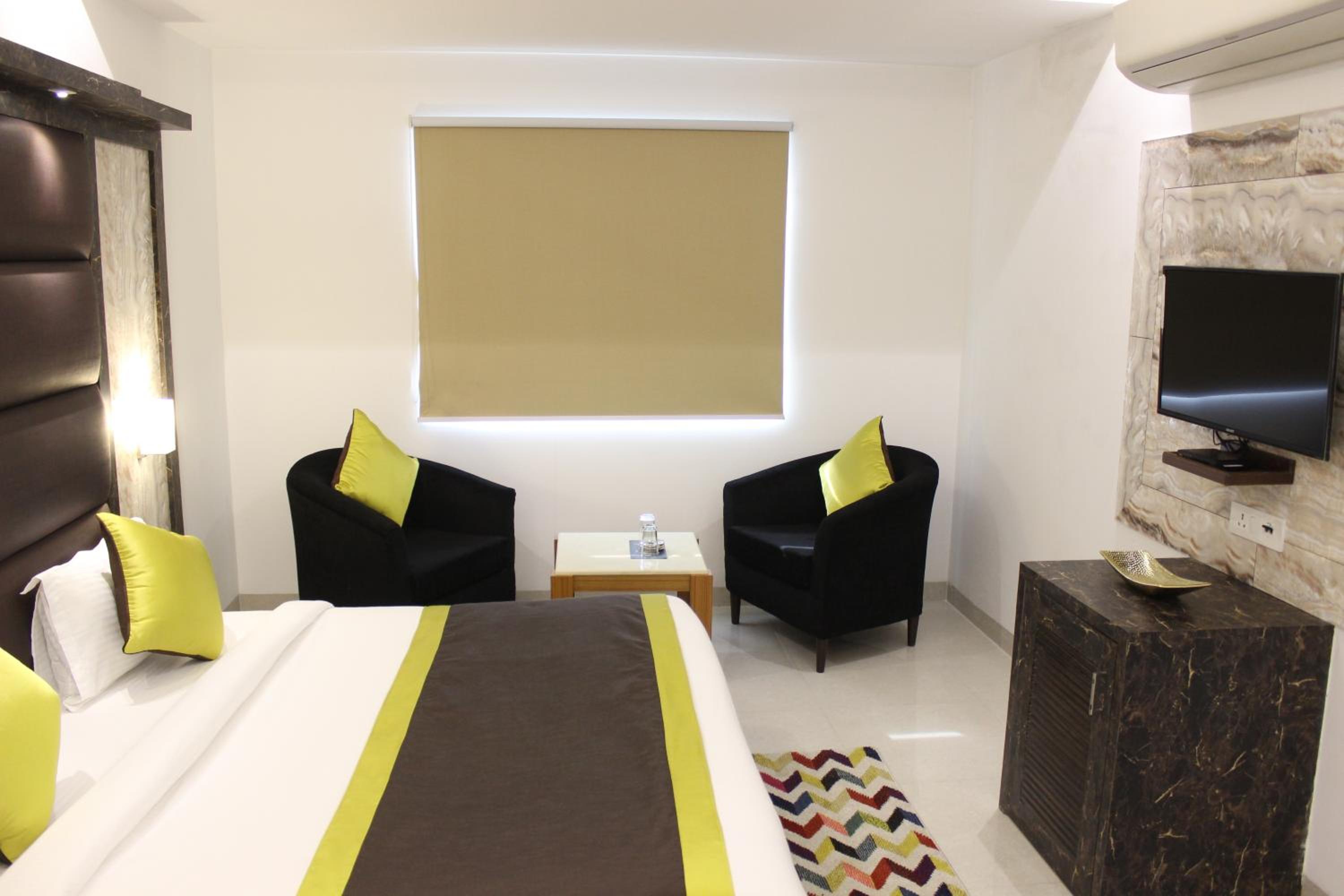 Super Deluxe Room - Photo 13