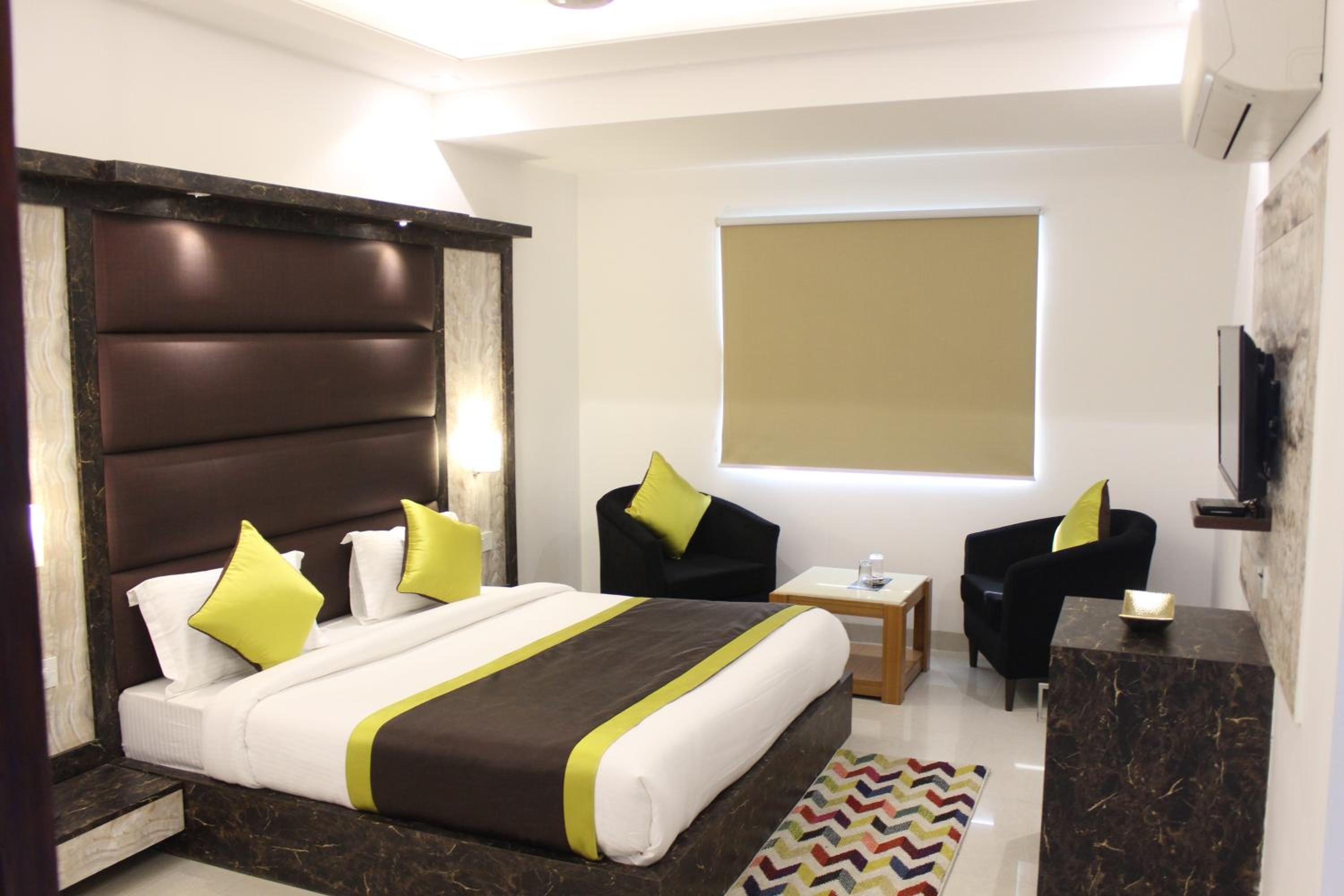 Super Deluxe Room - Photo 14