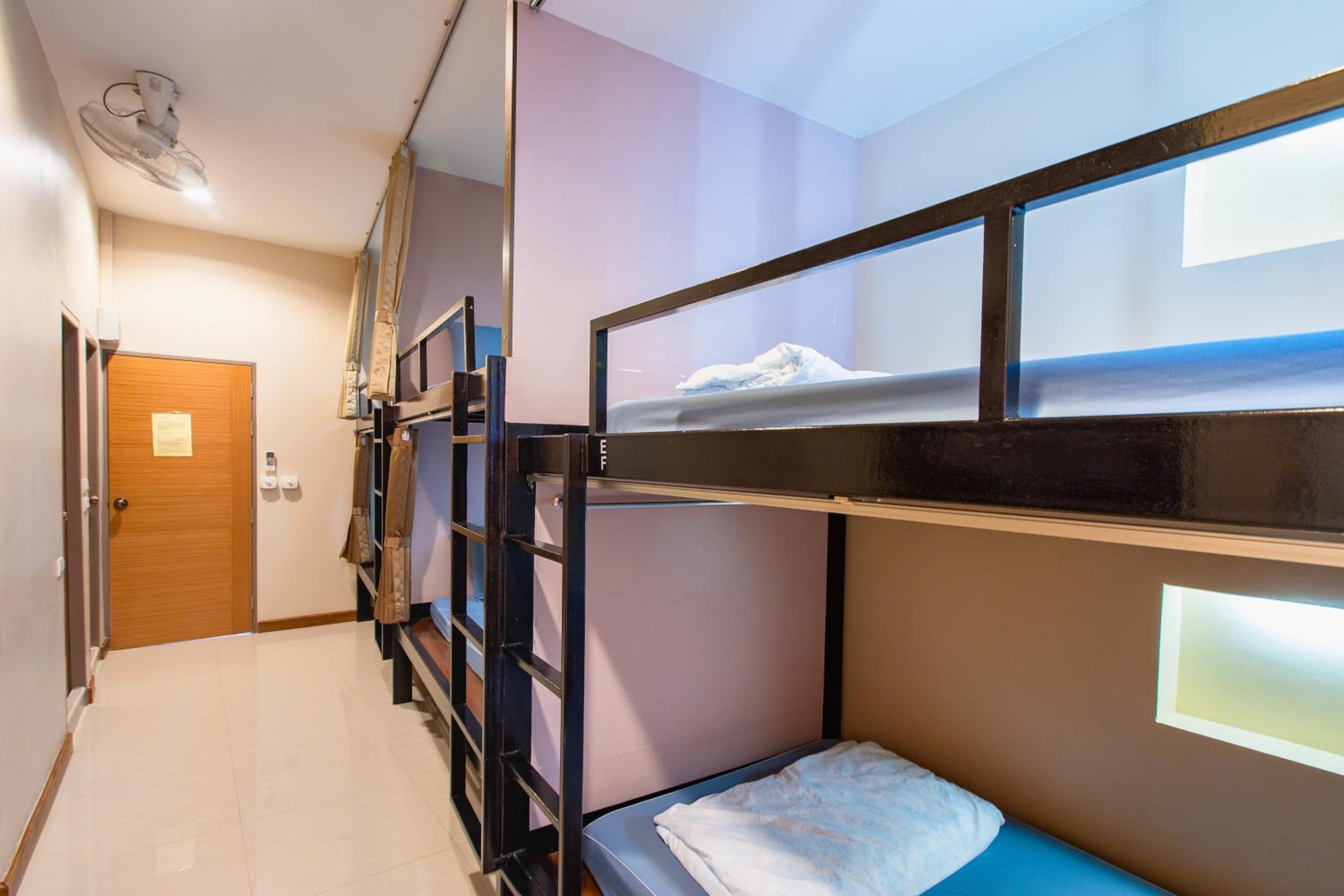 Bed in 6-Bed Mixed Dormitory Room photo 3