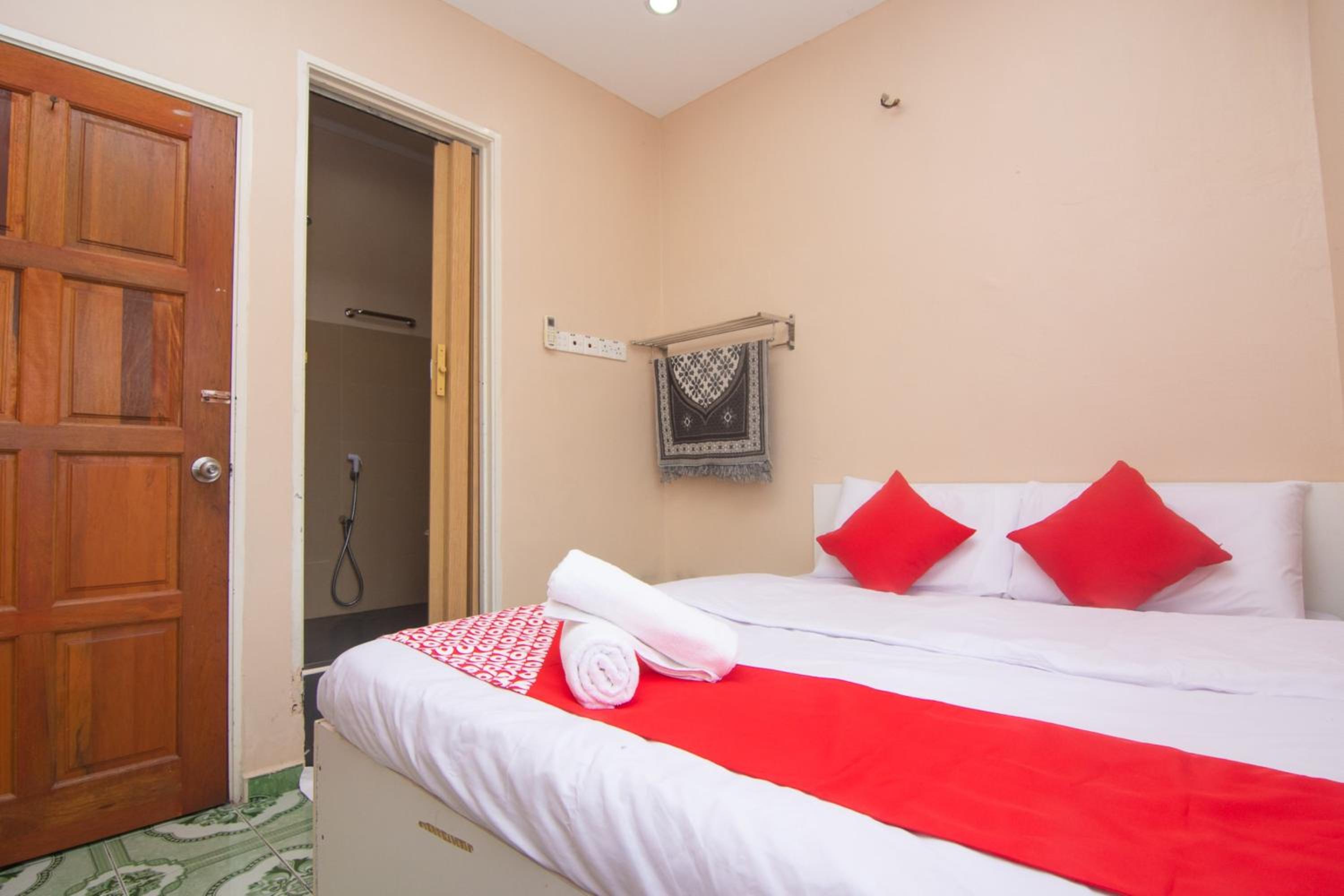 Deluxe Double Room - Photo 8
