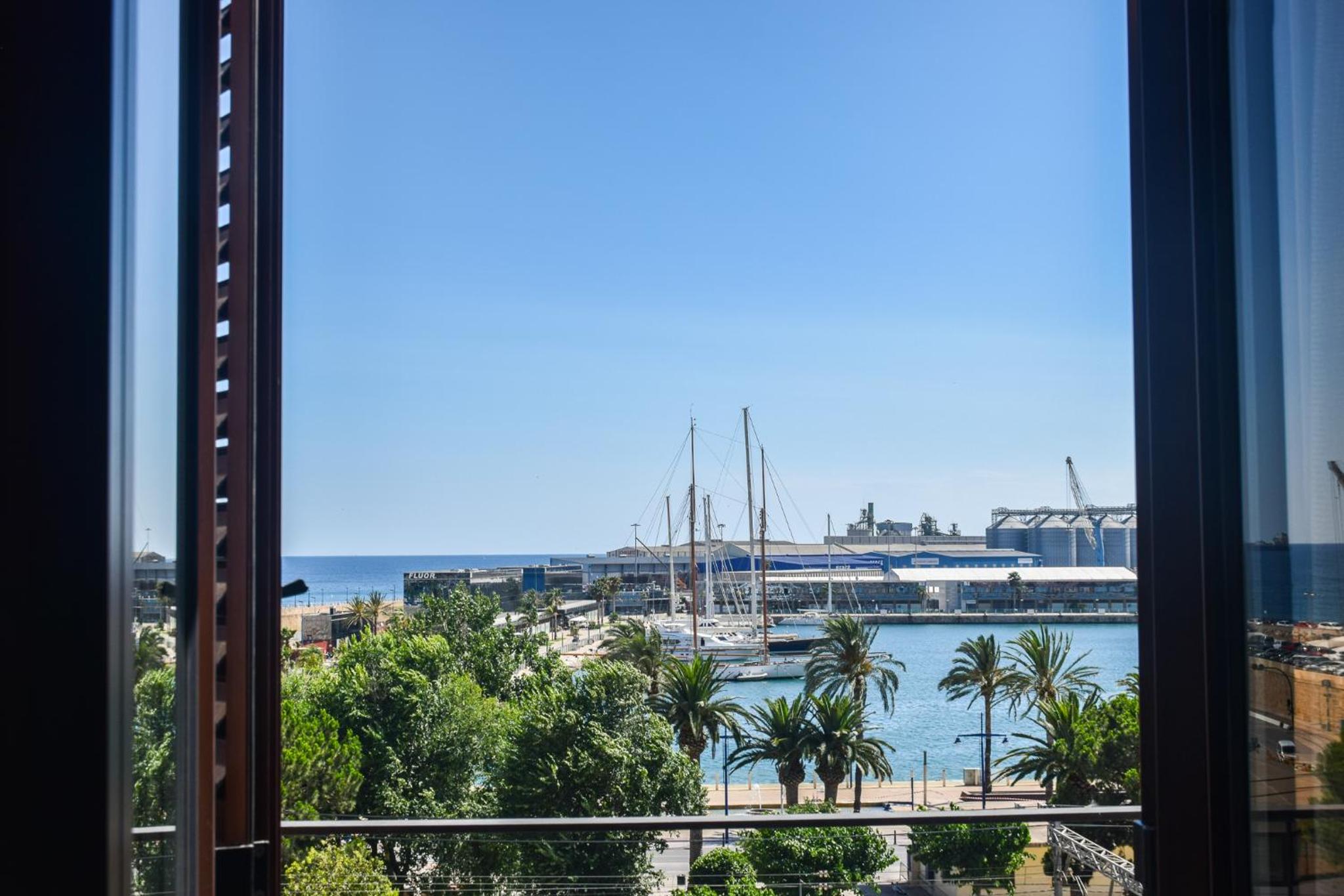Two-Bedroom Apartment with Sea View photo 3