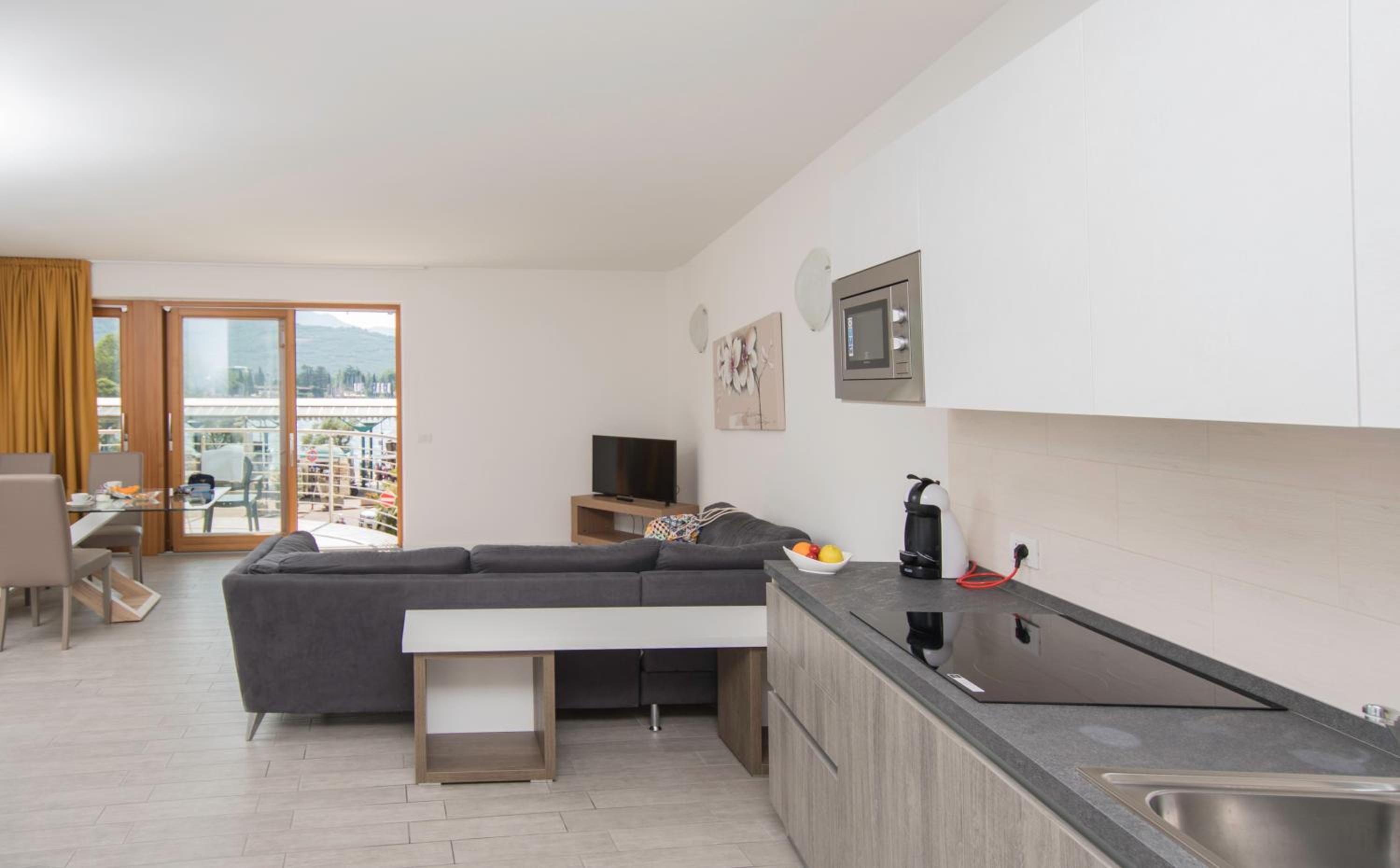 Apartment with Lake View