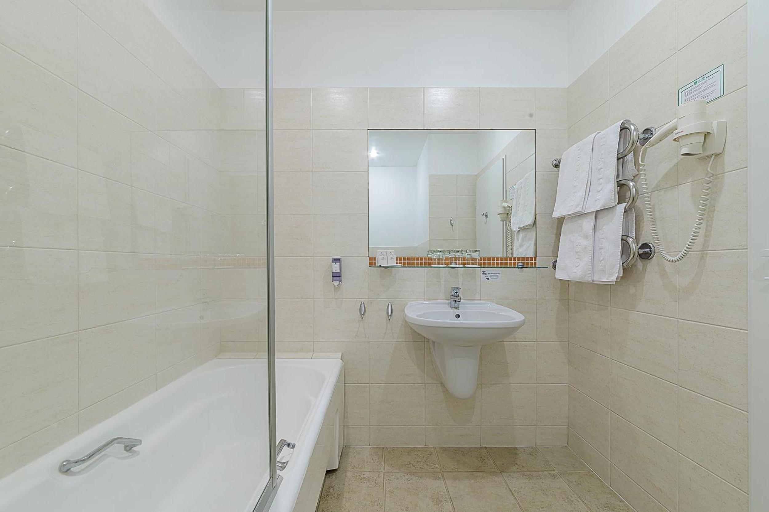 Suite with Treatments and Pool Access photo 3