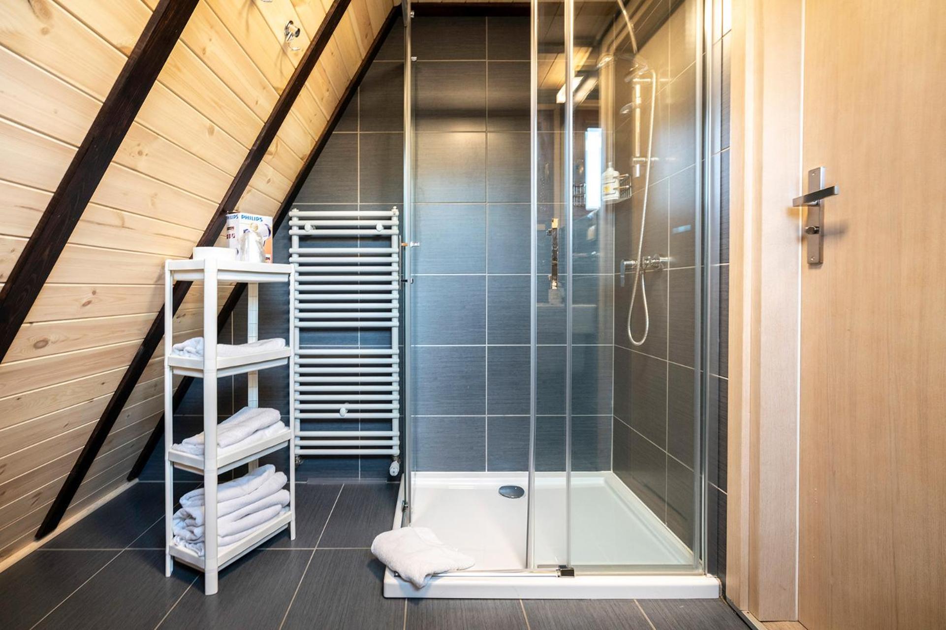 Two-Bedroom House - Photo 19