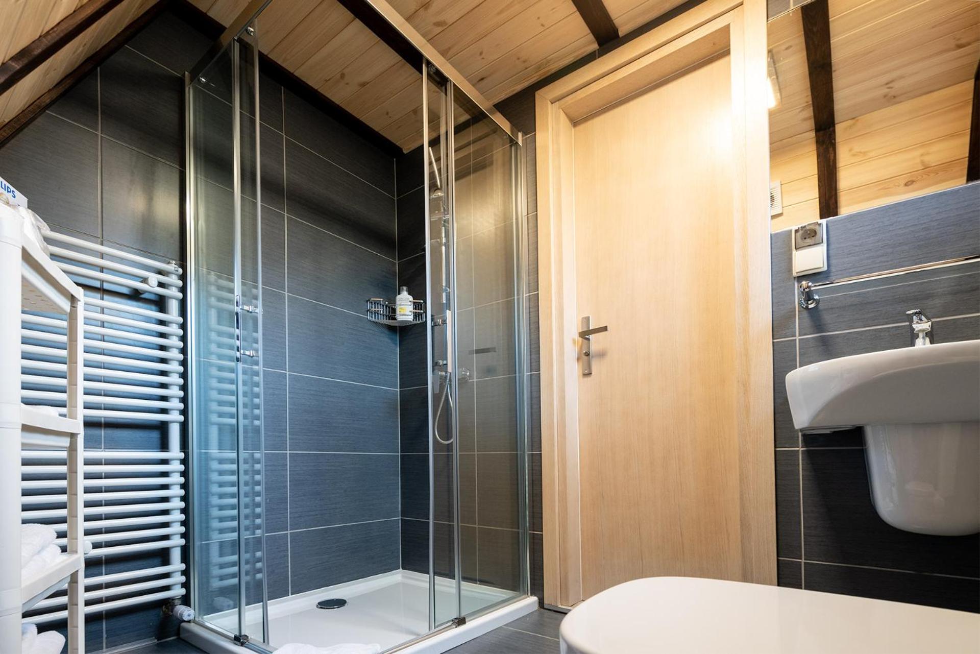 Two-Bedroom House - Photo 20