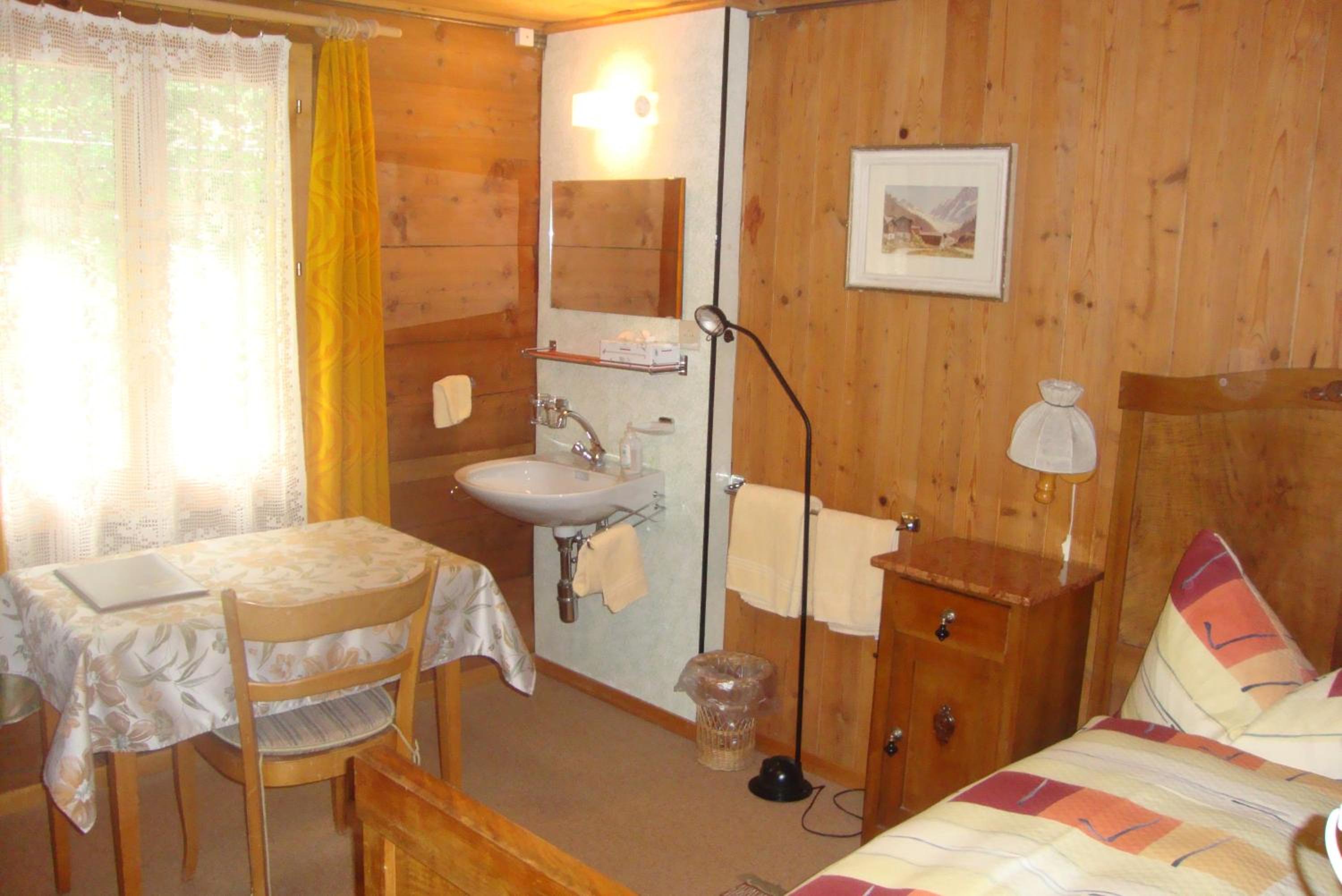 Single Room with Shared Bathroom photo 2