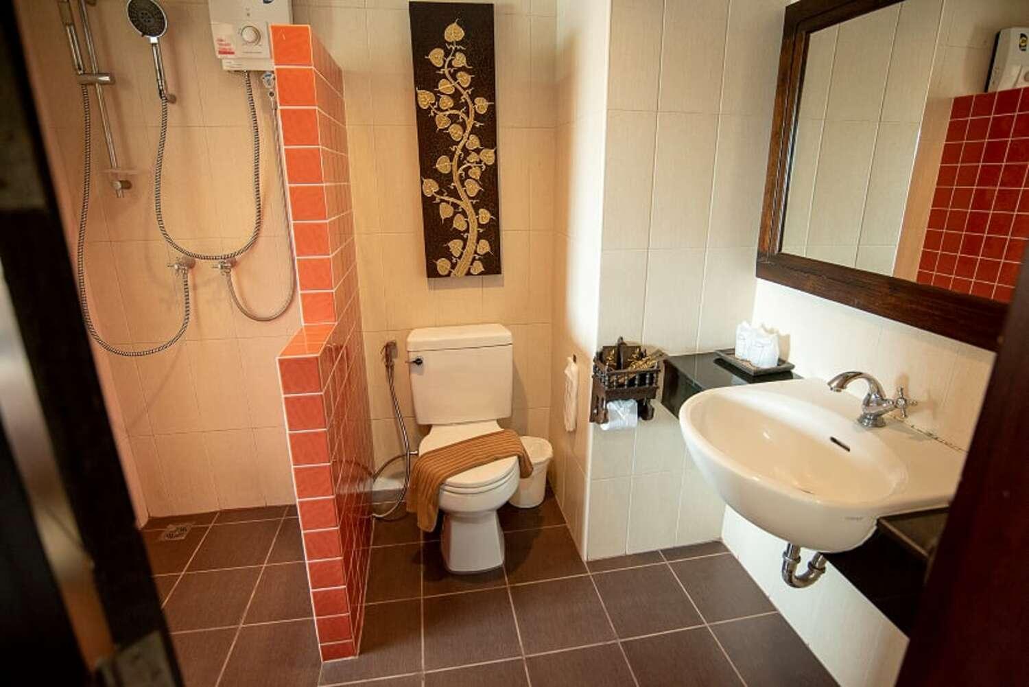 Standard Double or Twin Room with Balcony - Photo 5