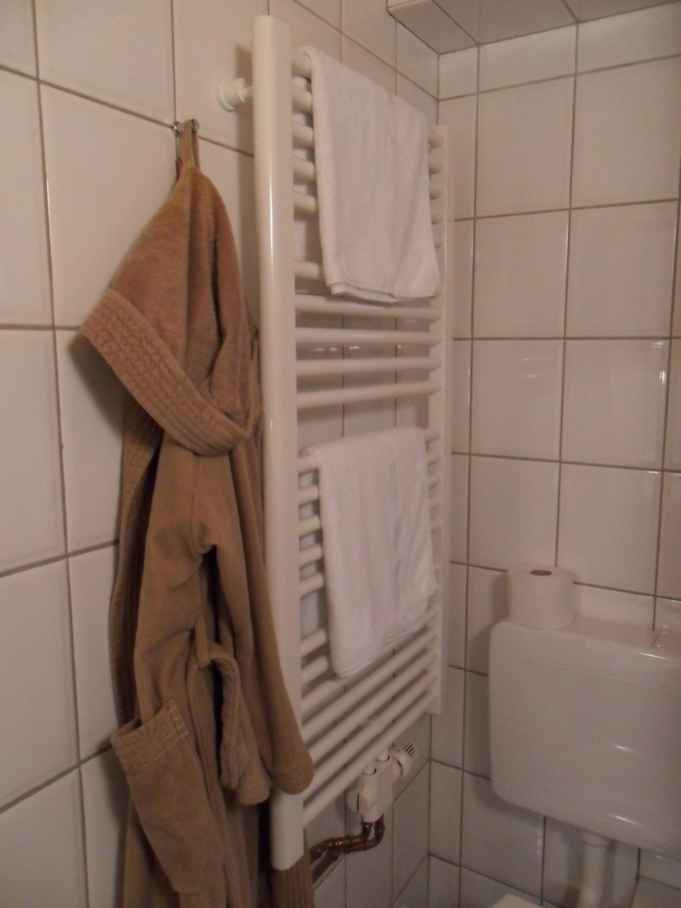 Double Room - Photo 8