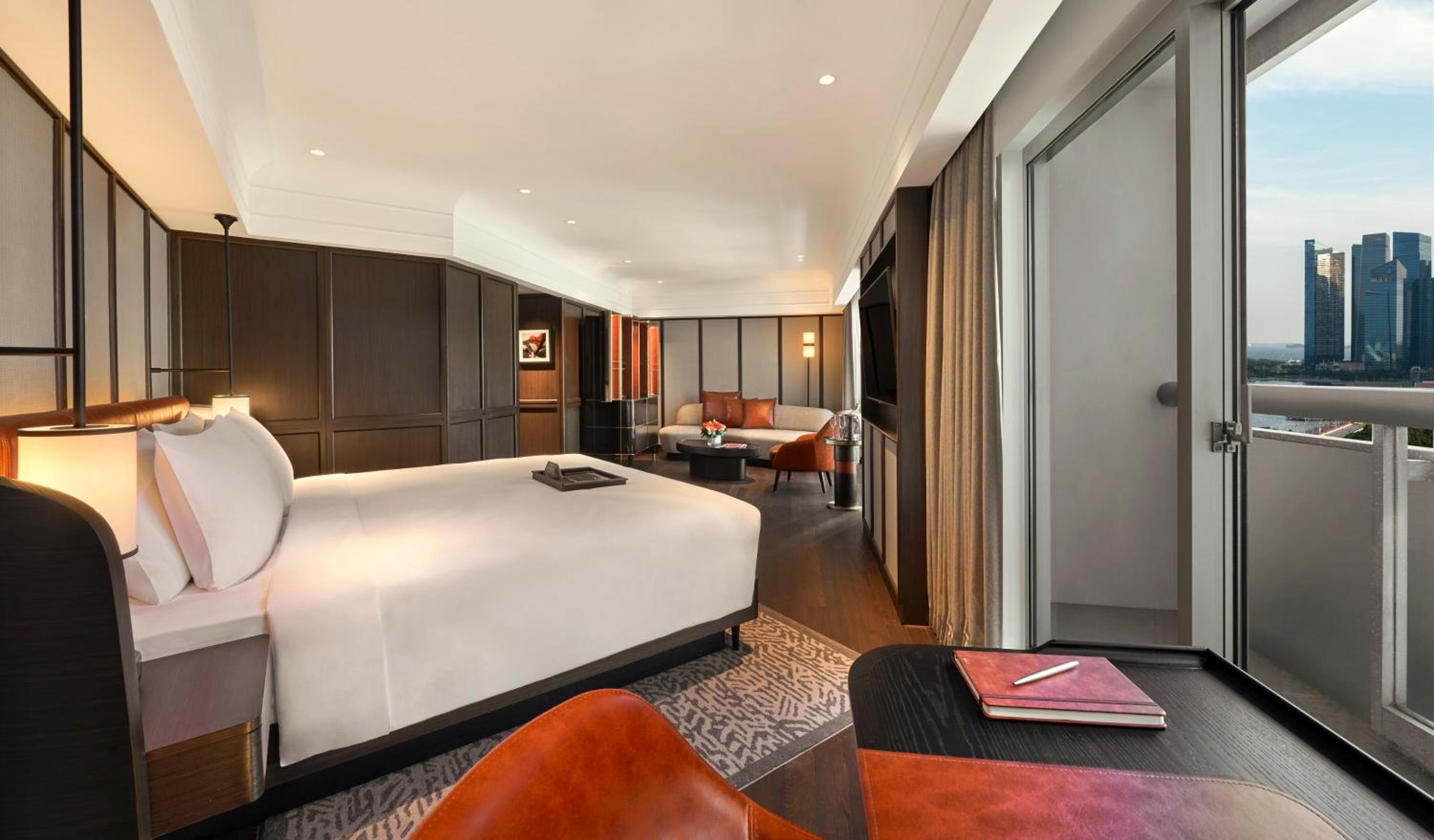 Signature Salon Suite, 1 King, Two Balconies, Separate Lounge thumbnail 5