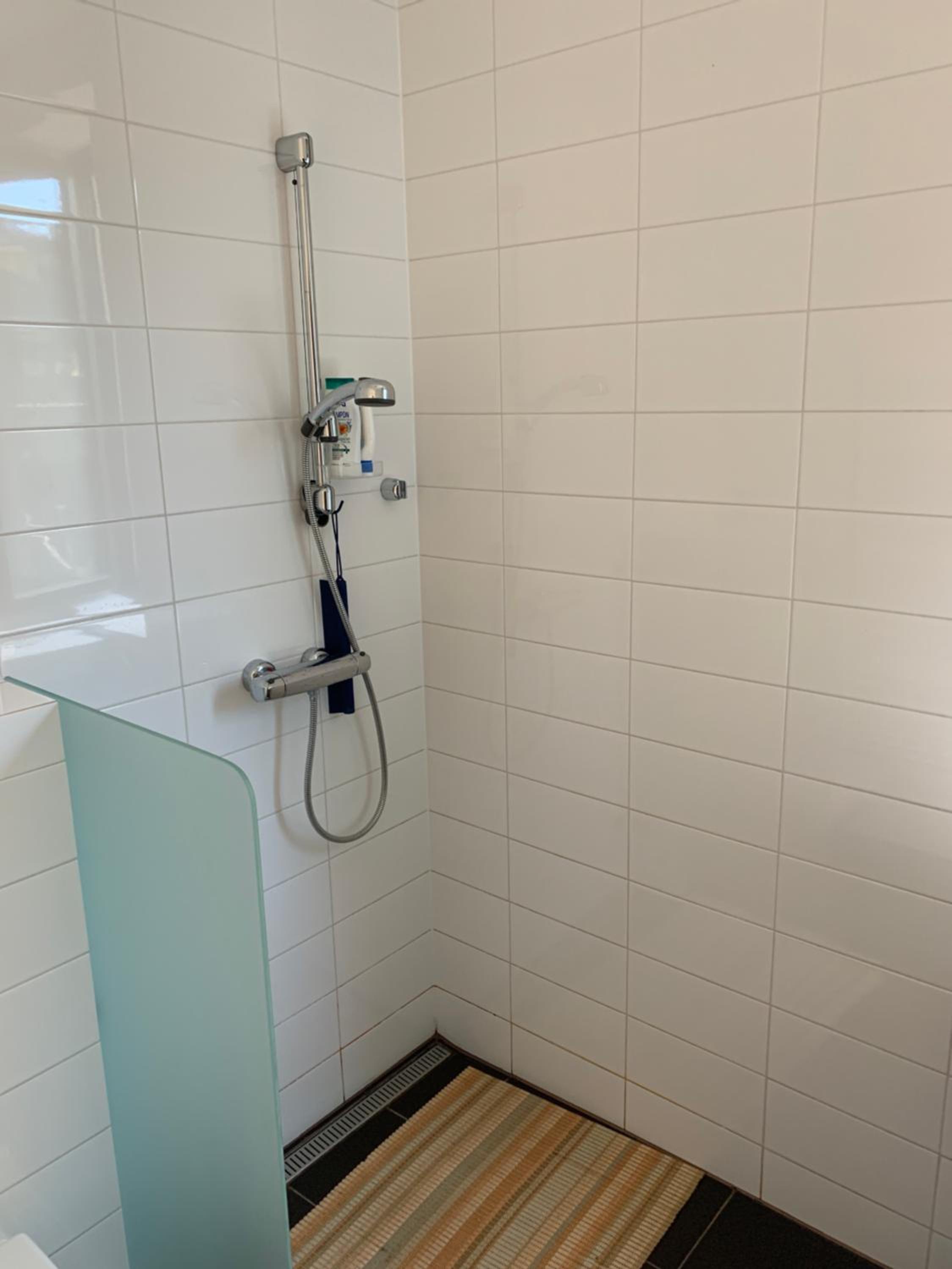 Double or Twin Room with Private Bathroom photo 3