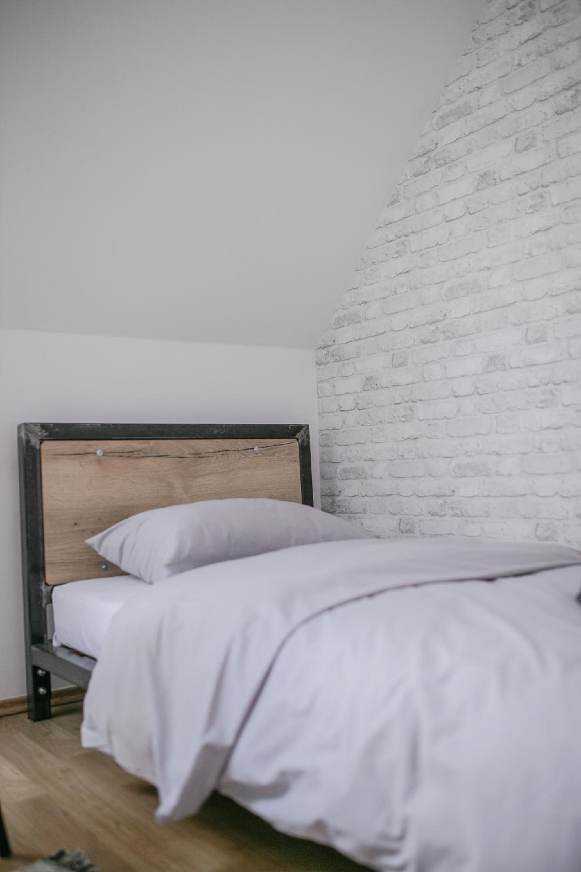 Standard Twin Room with Shared Bathroom photo 2