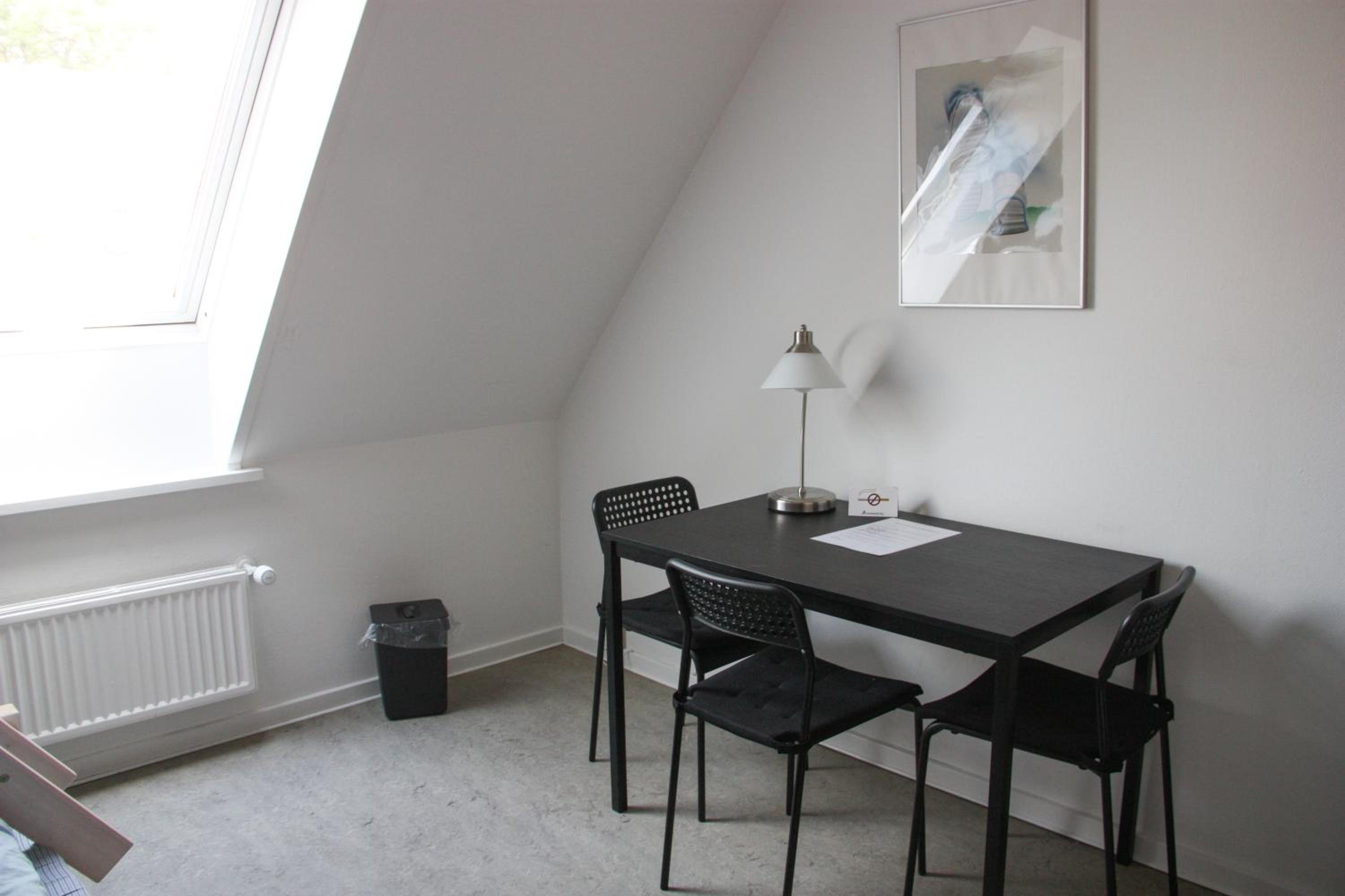 Triple Room with Private Bathroom - Photo 2