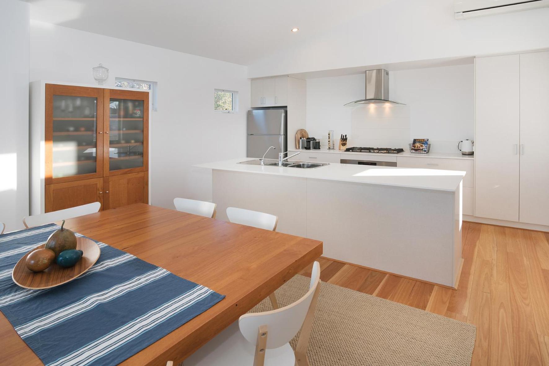 Four-Bedroom House photo 2