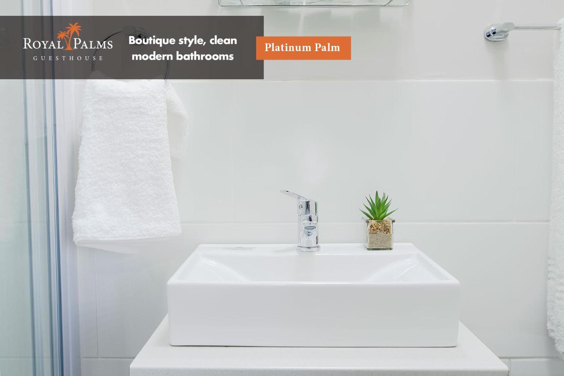 Double Room with Shower - Photo 10