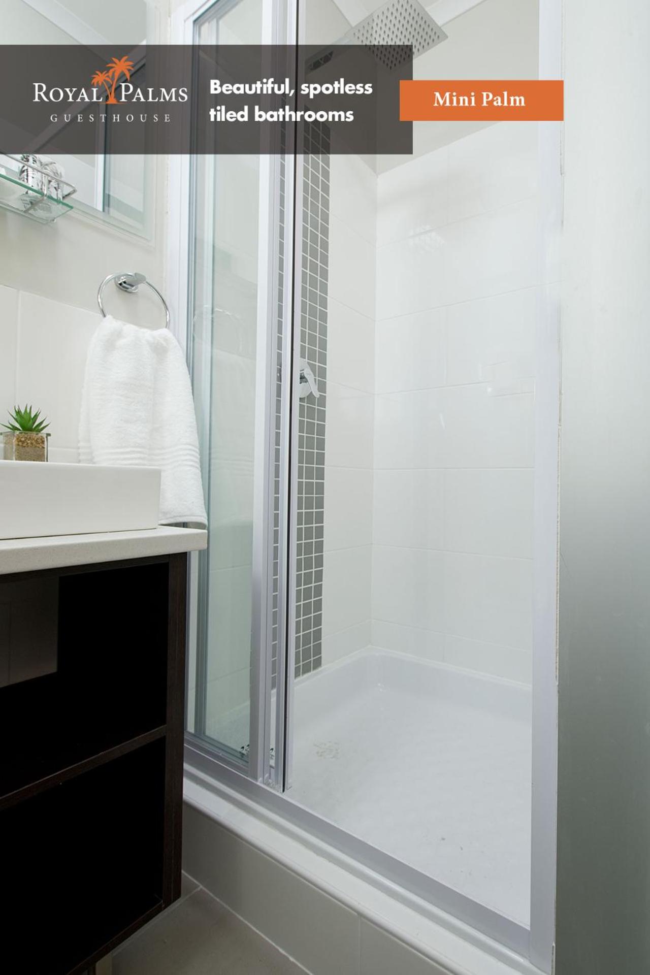 Budget Double Room - Photo 25