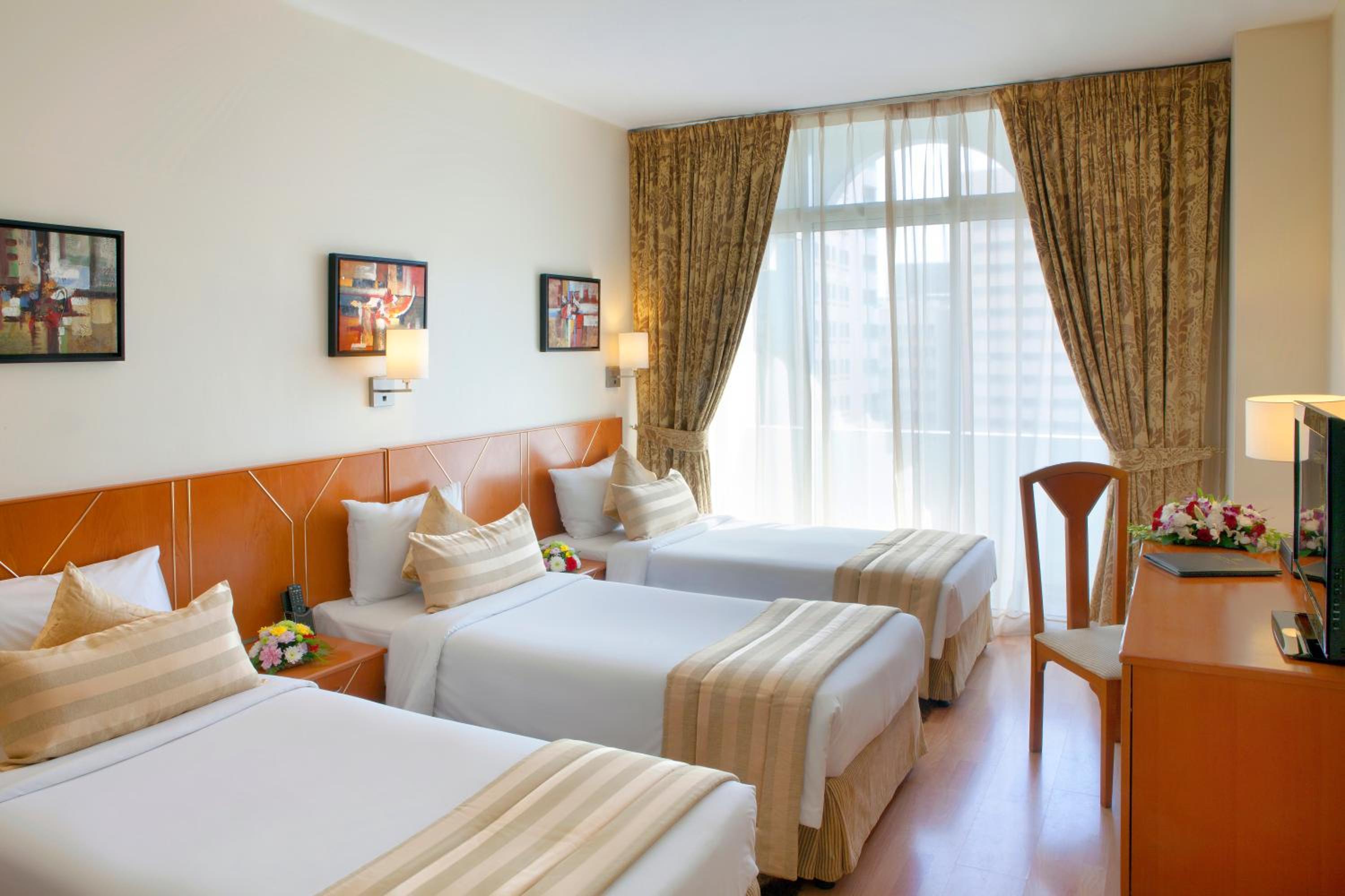 Family Suite One Bedroom With Triple Beds photo 3